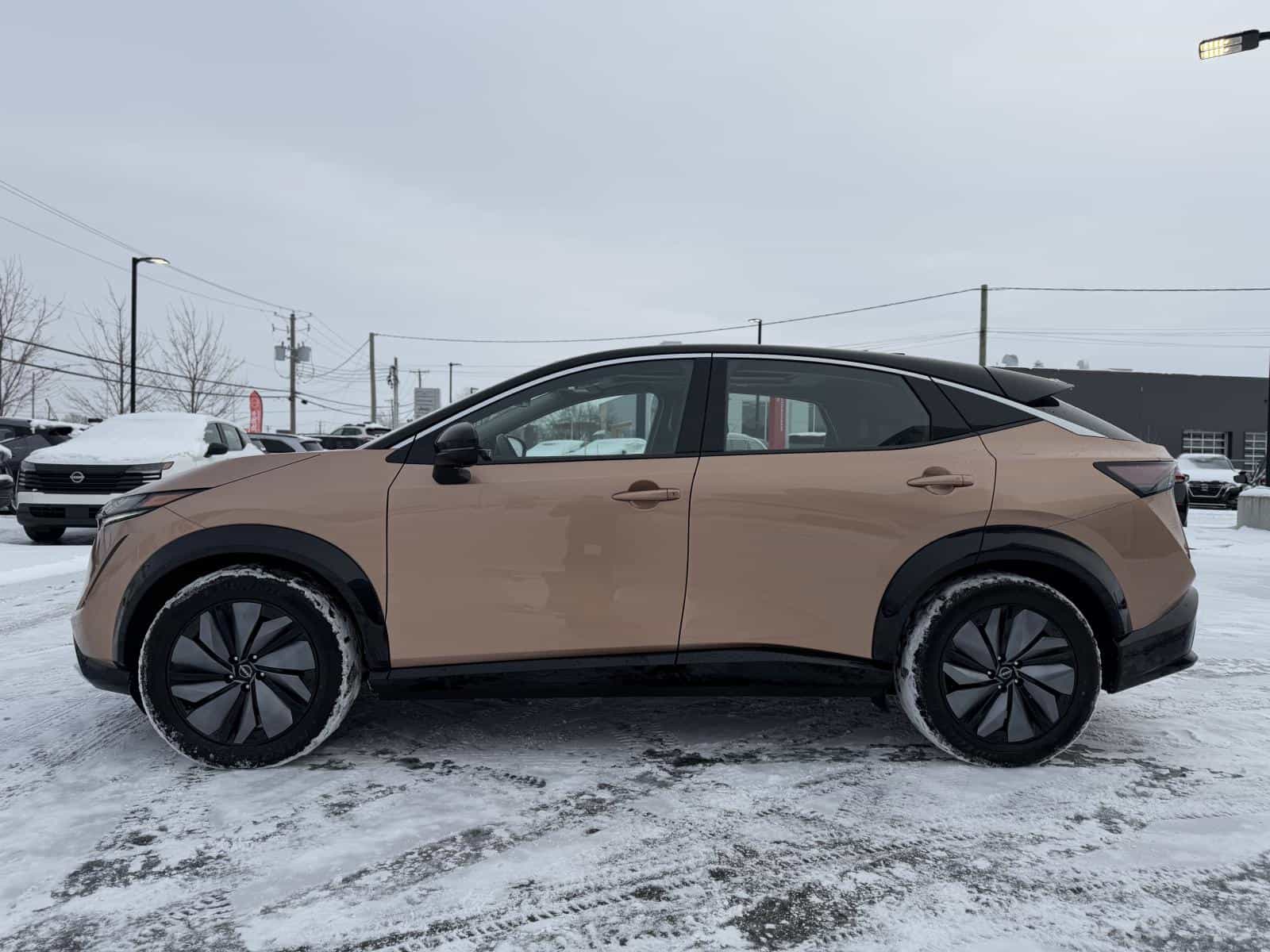 2023 Nissan Ariya Evolve+ - Image 9