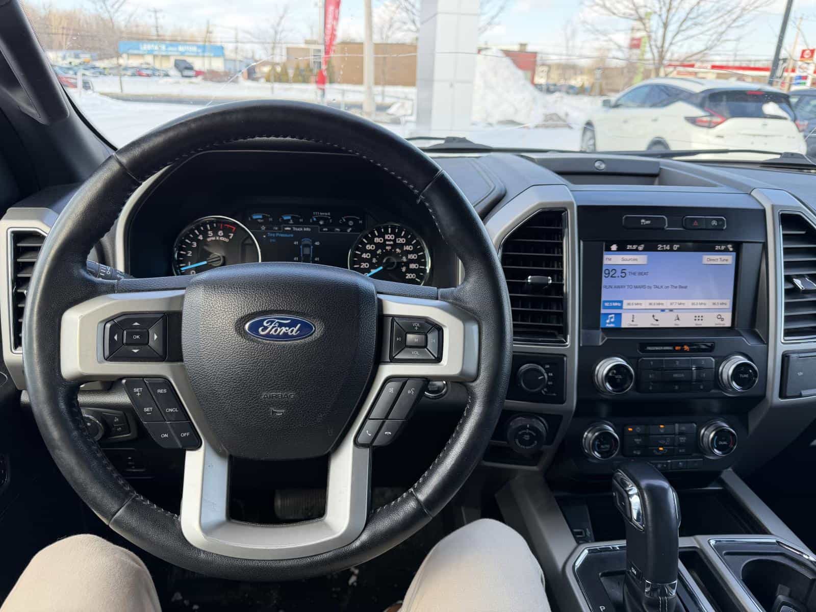2019 Ford F150 Lariat - Image 11