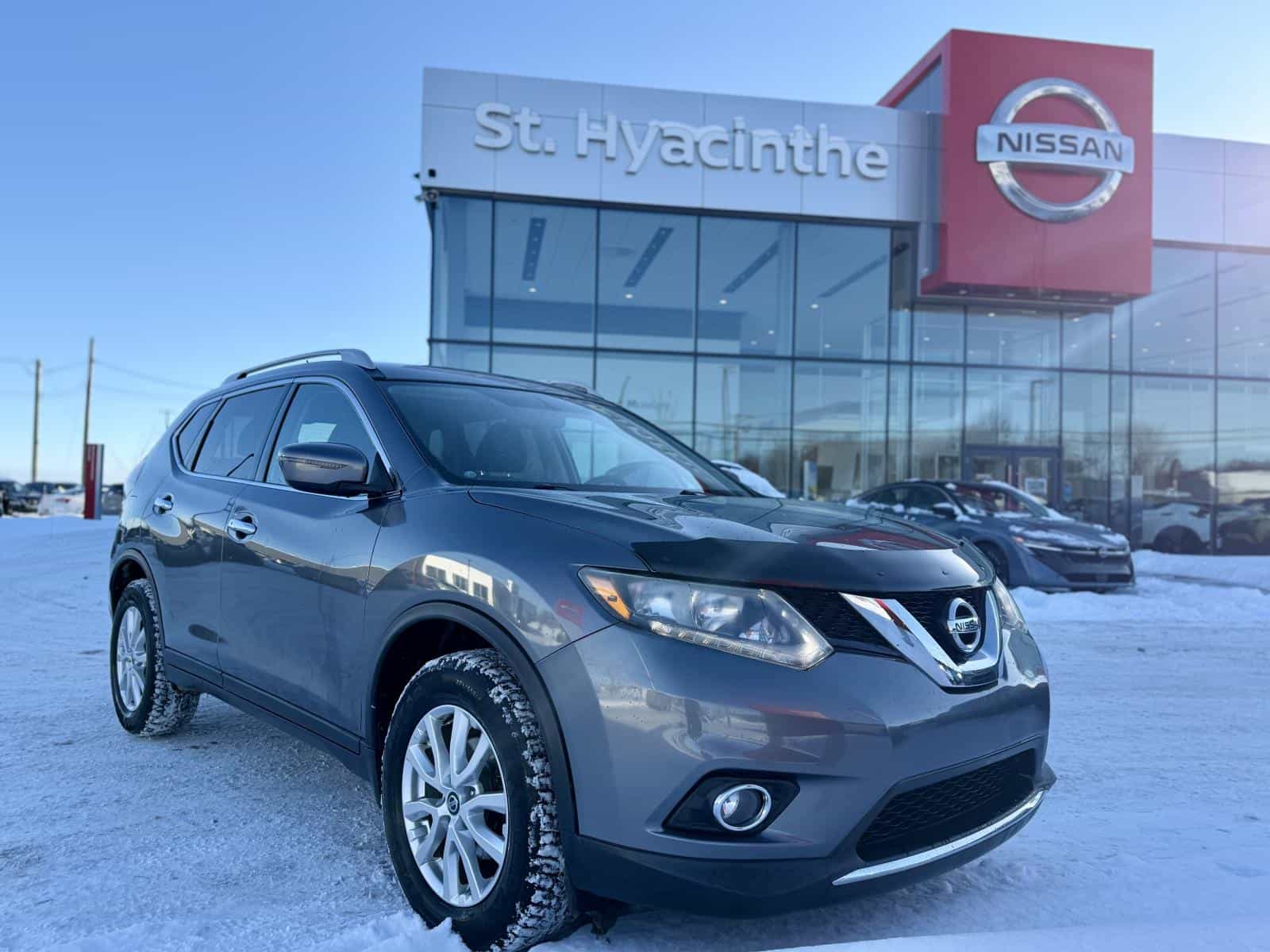 2016 Nissan Rogue SV - Image 1