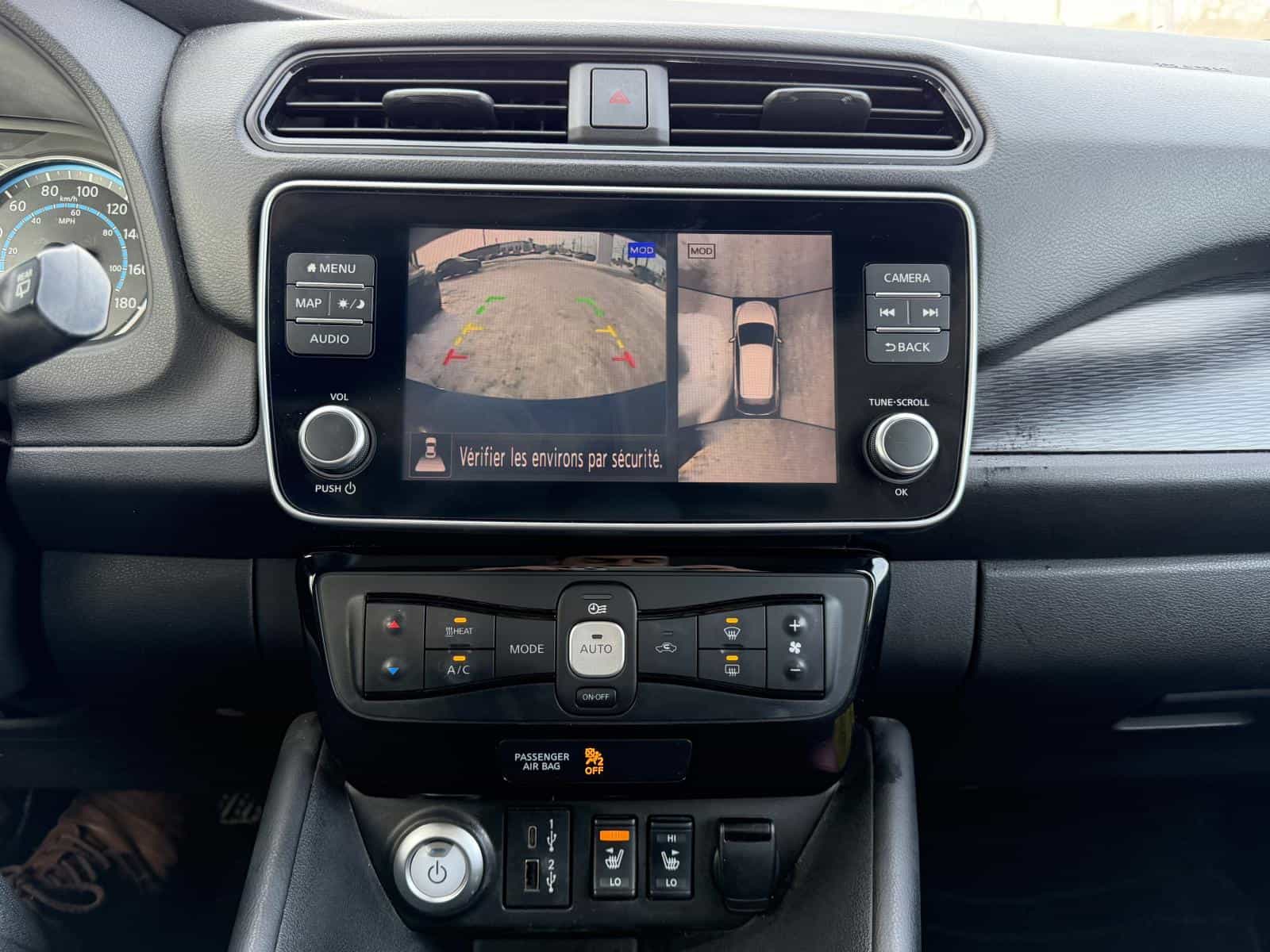 2022 Nissan Leaf Plus SL - Image 16