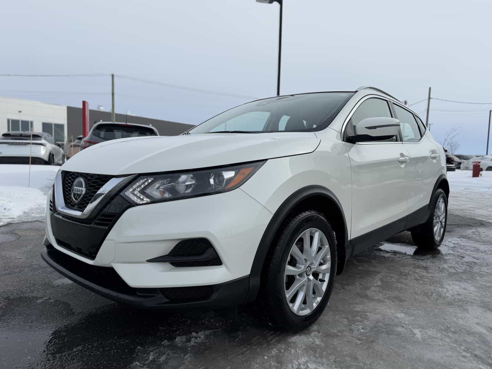 2023 Nissan Qashqai SV - Image 2