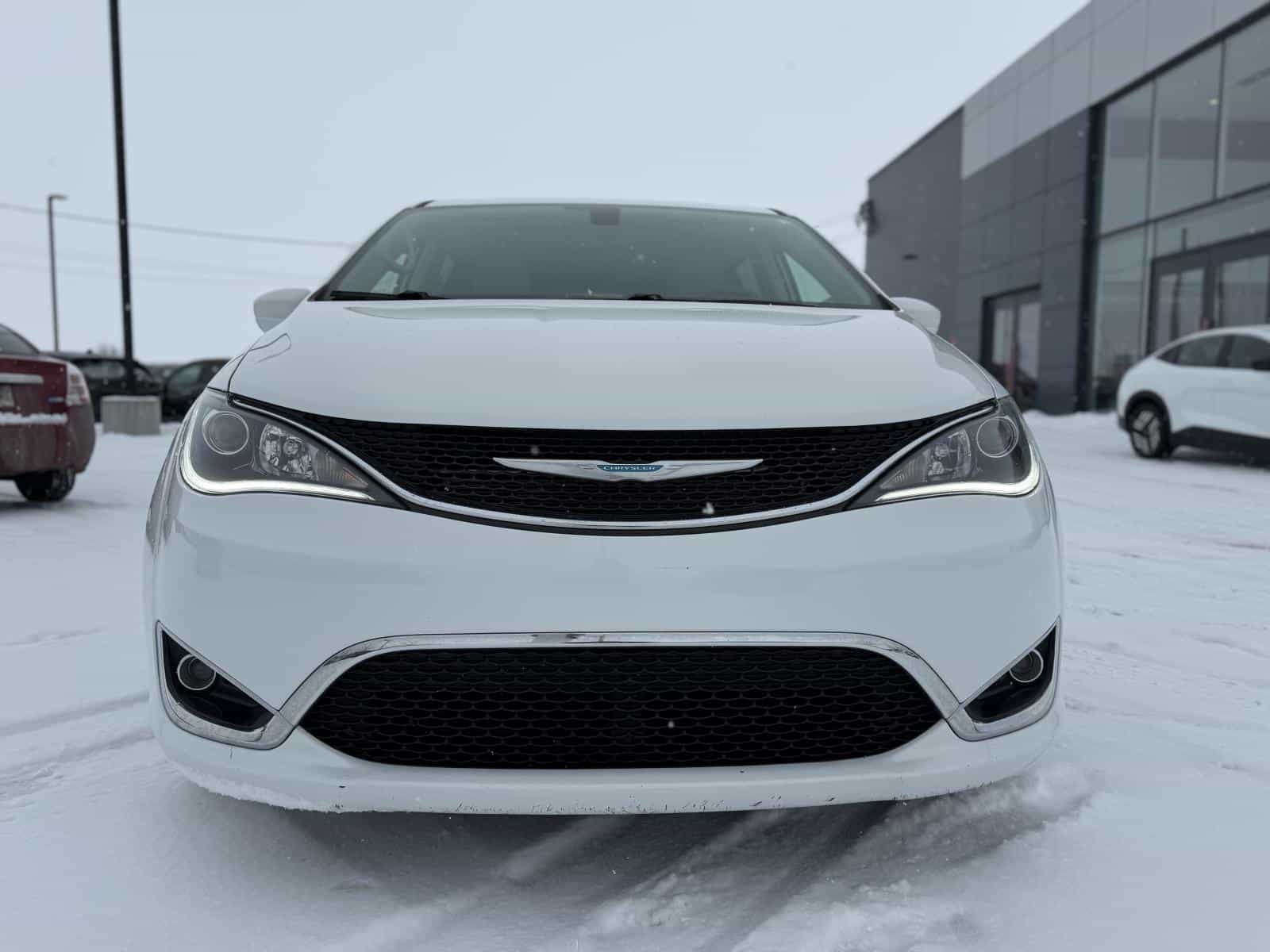 2020 Chrysler Pacifica Hybrid Touring - Image 3
