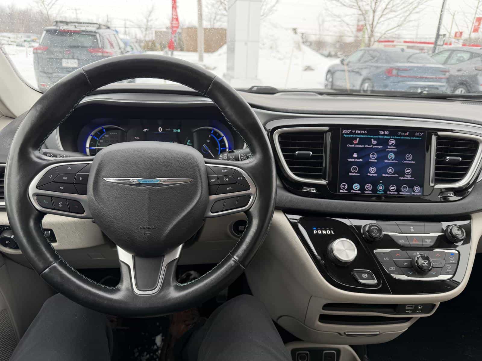 2020 Chrysler Pacifica Hybrid Touring - Image 12