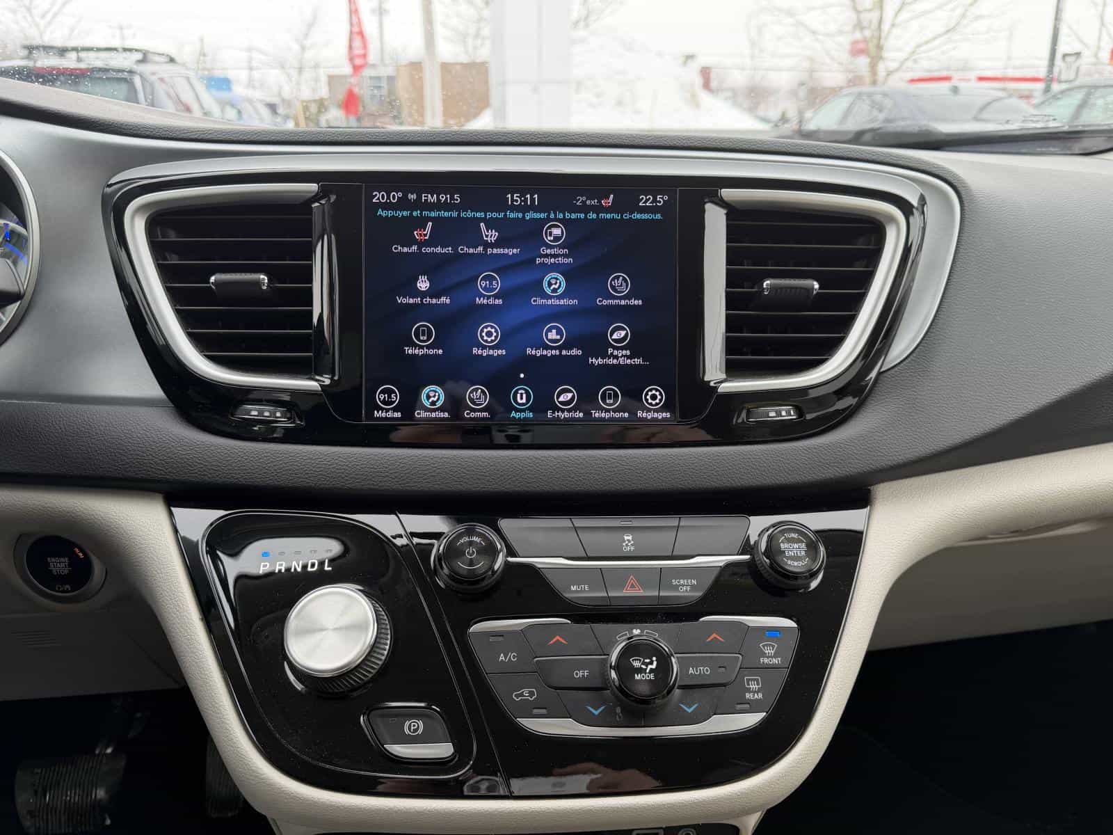 2020 Chrysler Pacifica Hybrid Touring - Image 16