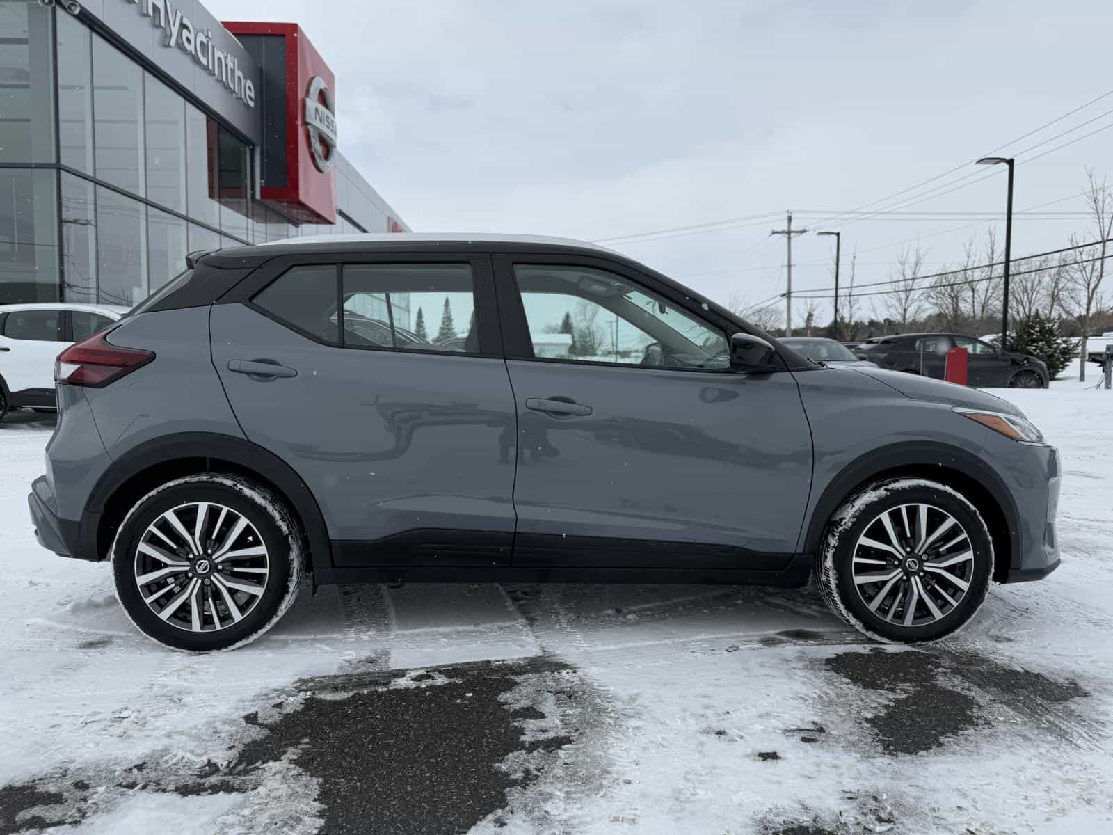 2021 Nissan Kicks SV - Image 5