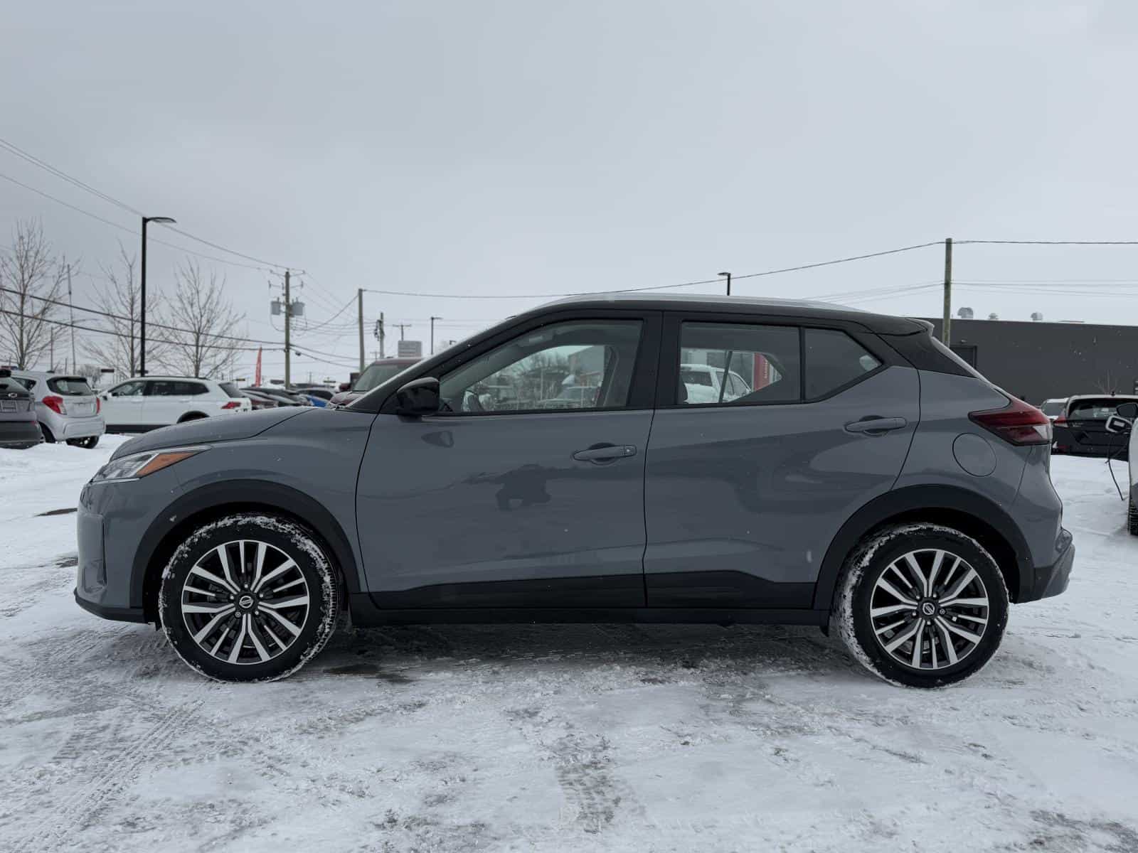 2021 Nissan Kicks SV - Image 9