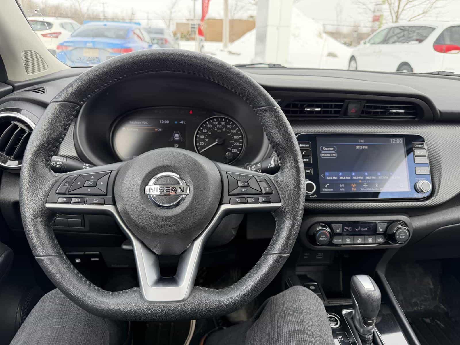Image 10 Nissan Kicks SV 2021