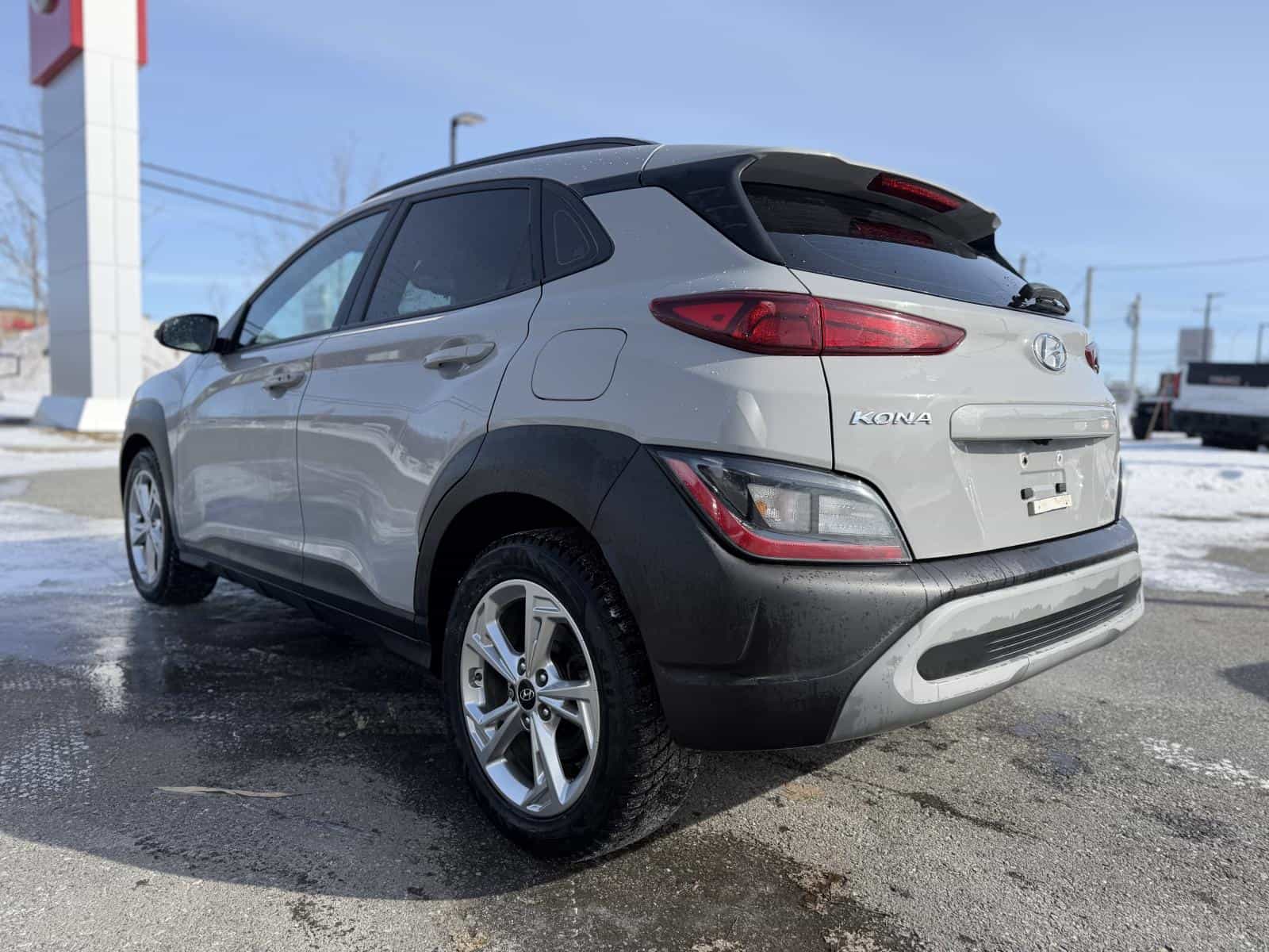 2022 Hyundai Kona Preferred - Image 8