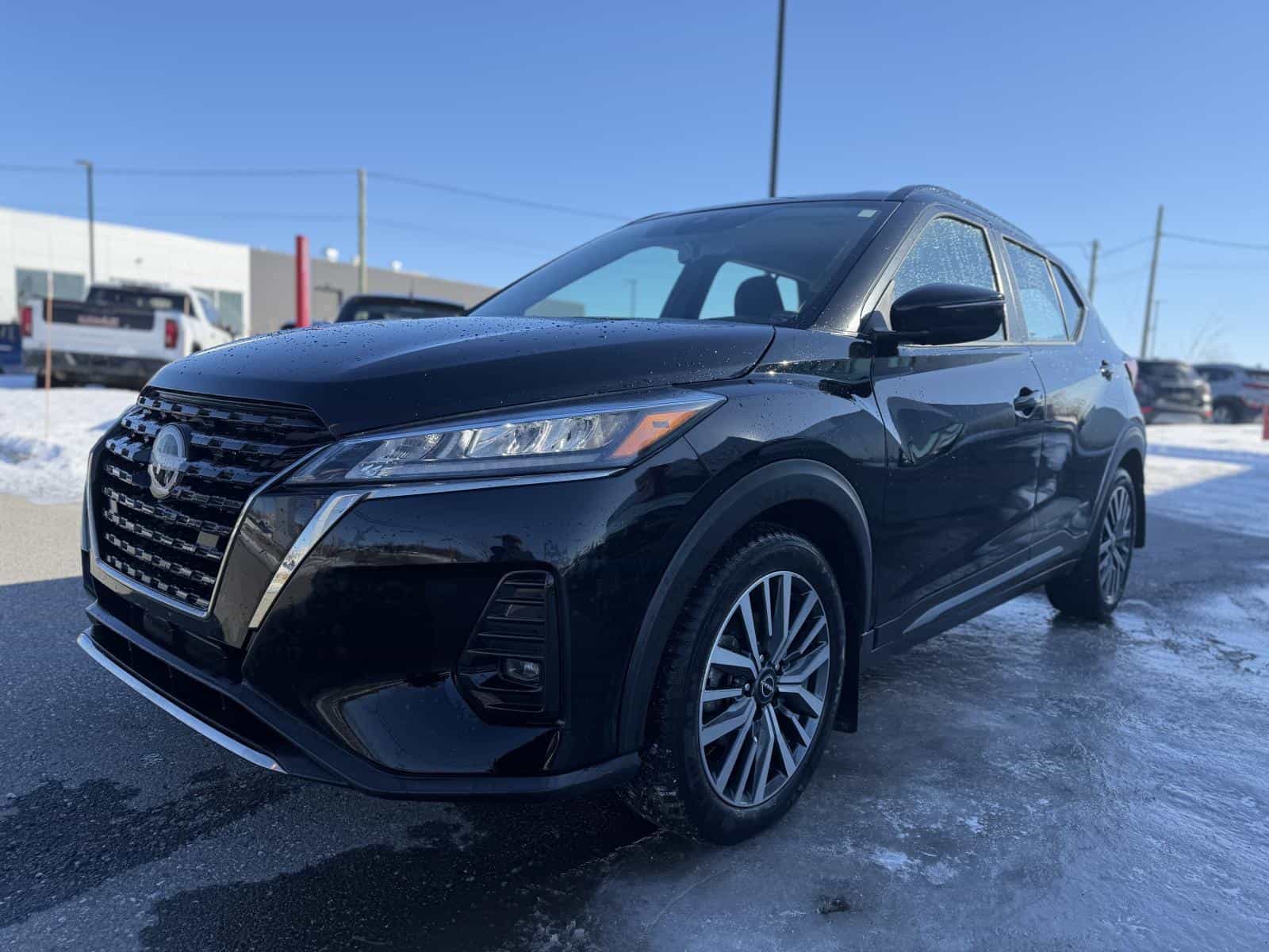 2024 Nissan Kicks SR - Image 2