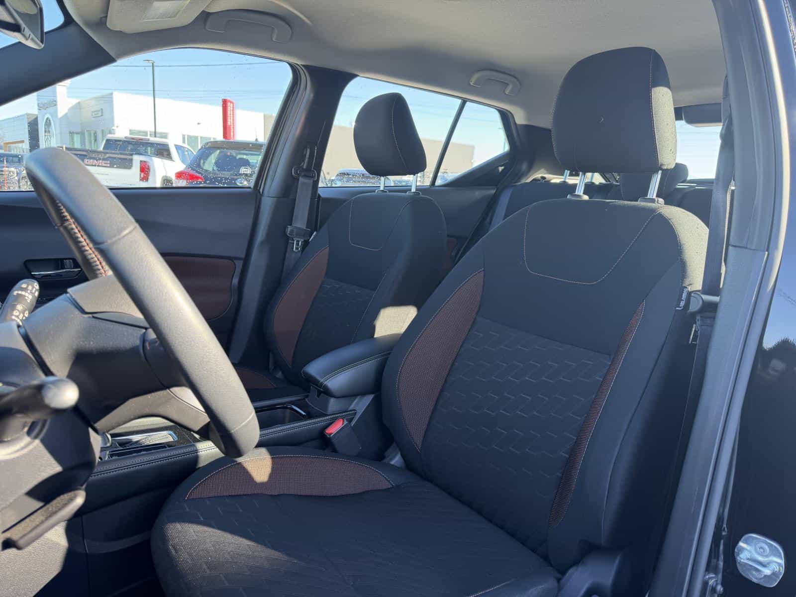 2024 Nissan Kicks SR - Image 10