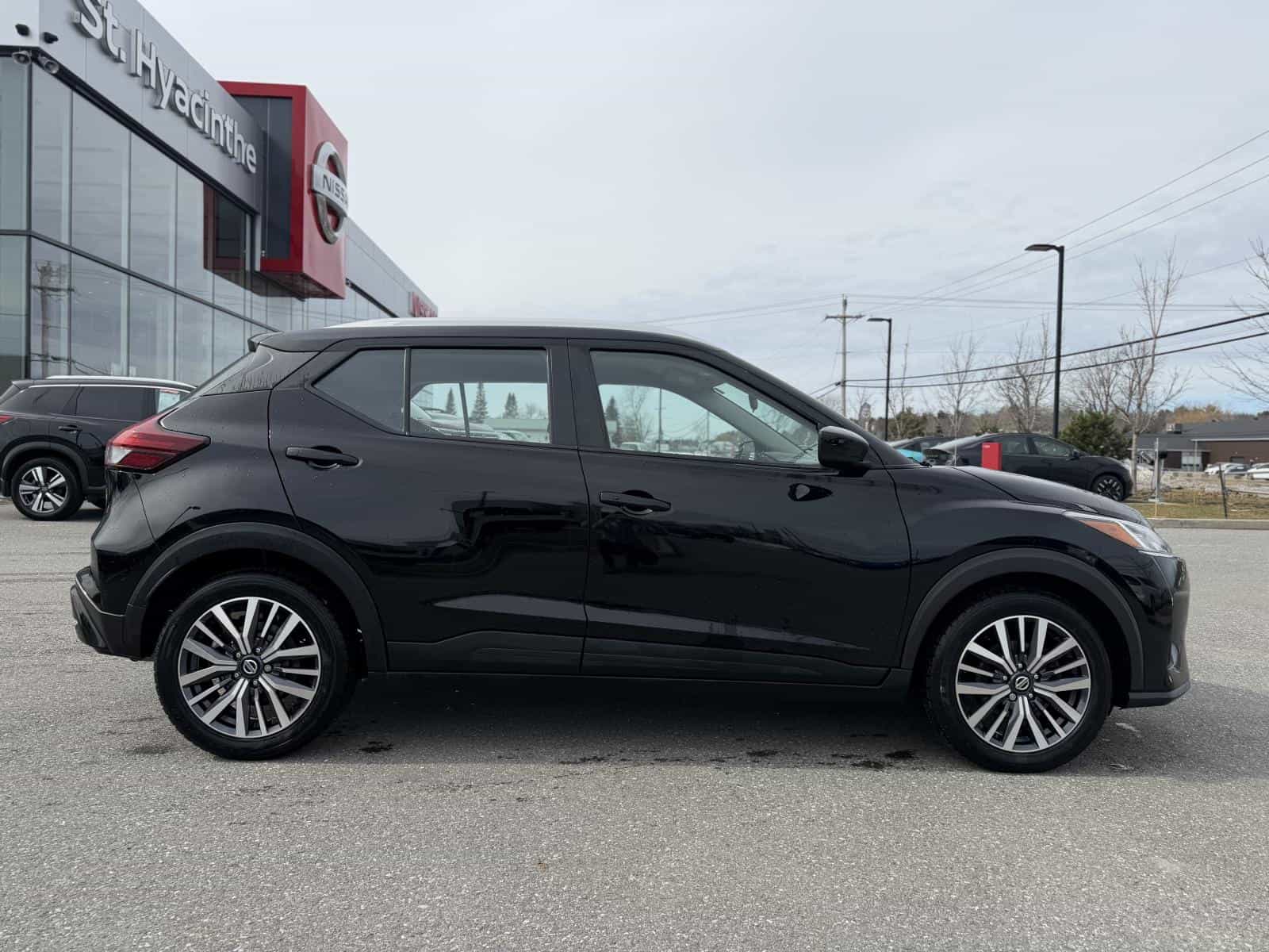 2021 Nissan Kicks SV - Image 5