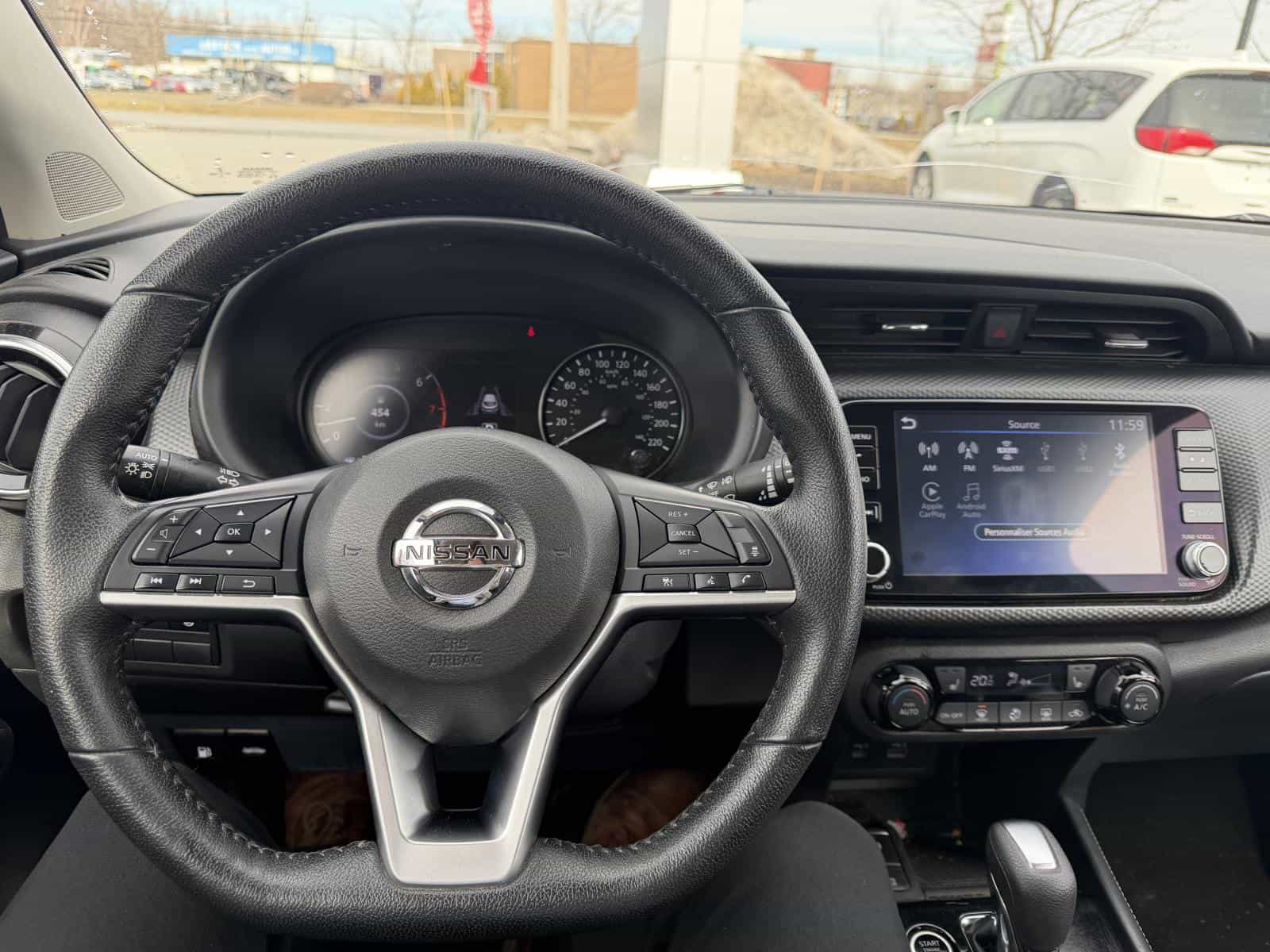 2021 Nissan Kicks SV - Image 11