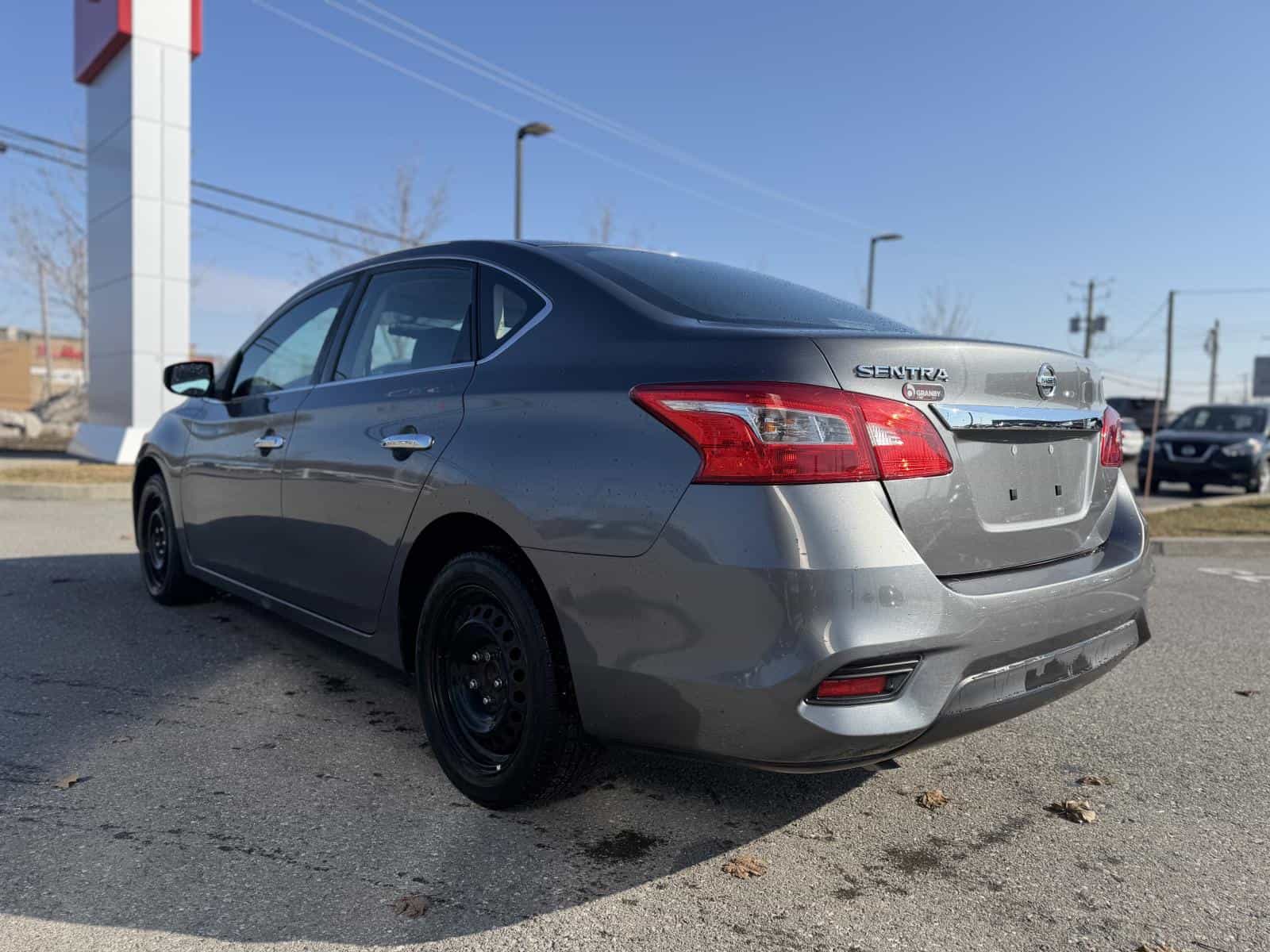 Image 8 Nissan Sentra S 2017