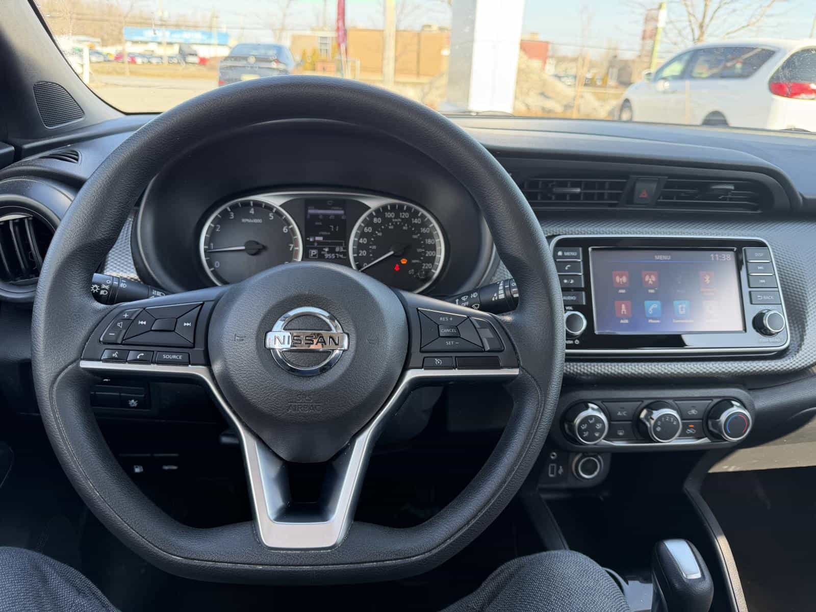 2020 Nissan Kicks S - Image 11