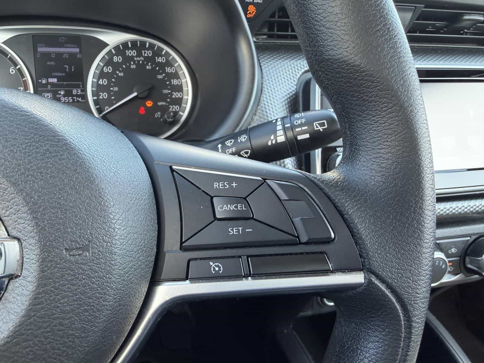 Image 14 Nissan Kicks S 2020