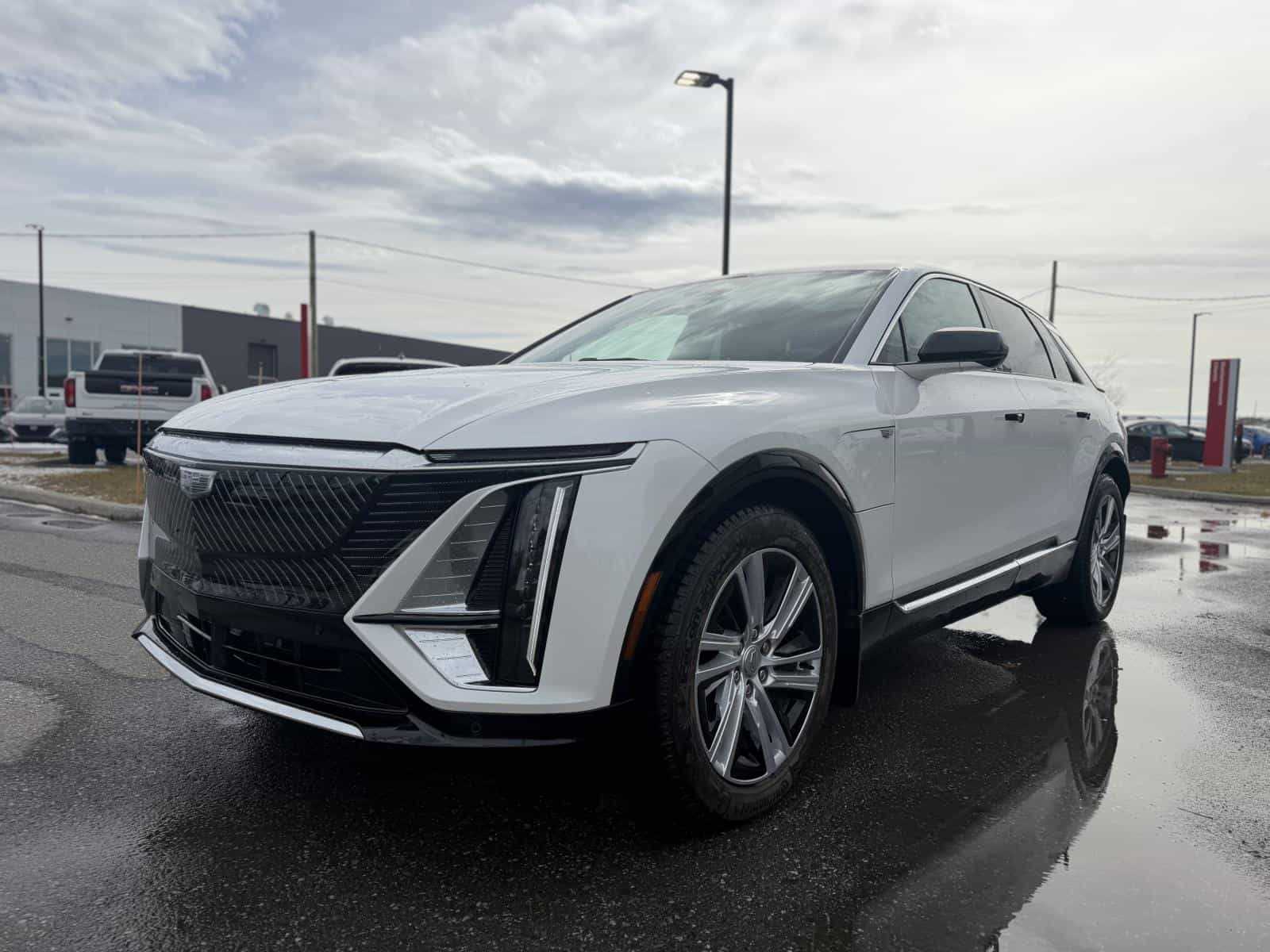 Image 2 Cadillac Lyriq Tech 2024