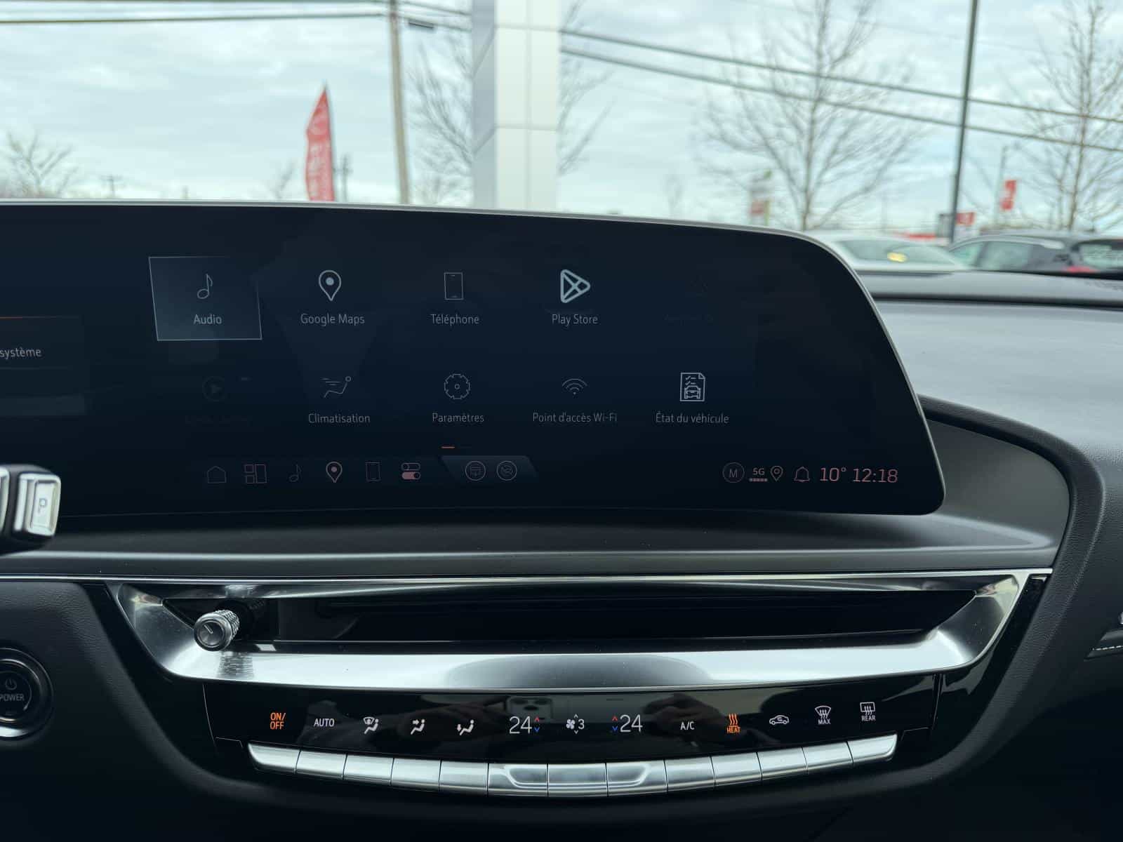 2024 Cadillac Lyriq Tech - Image 15