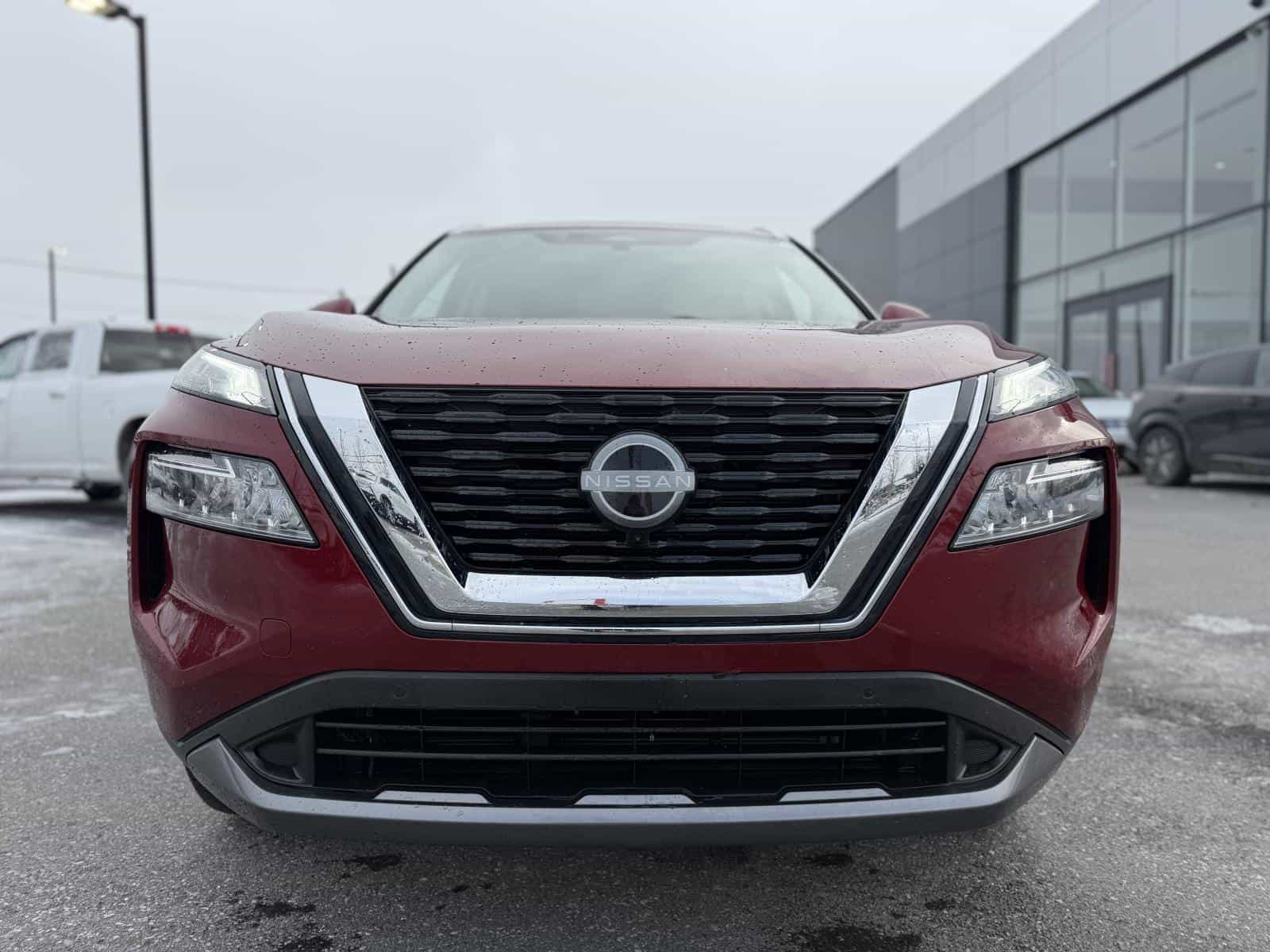 2023 Nissan Rogue SL - Image 3