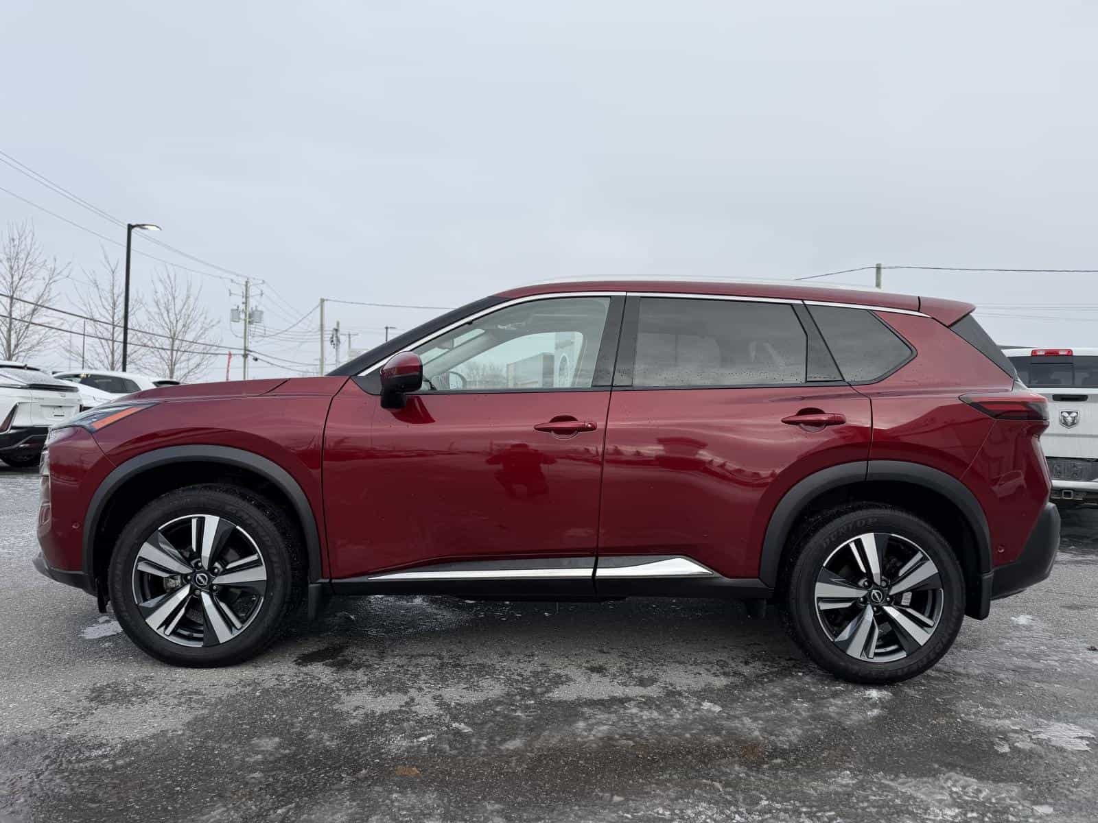 2023 Nissan Rogue SL - Image 9