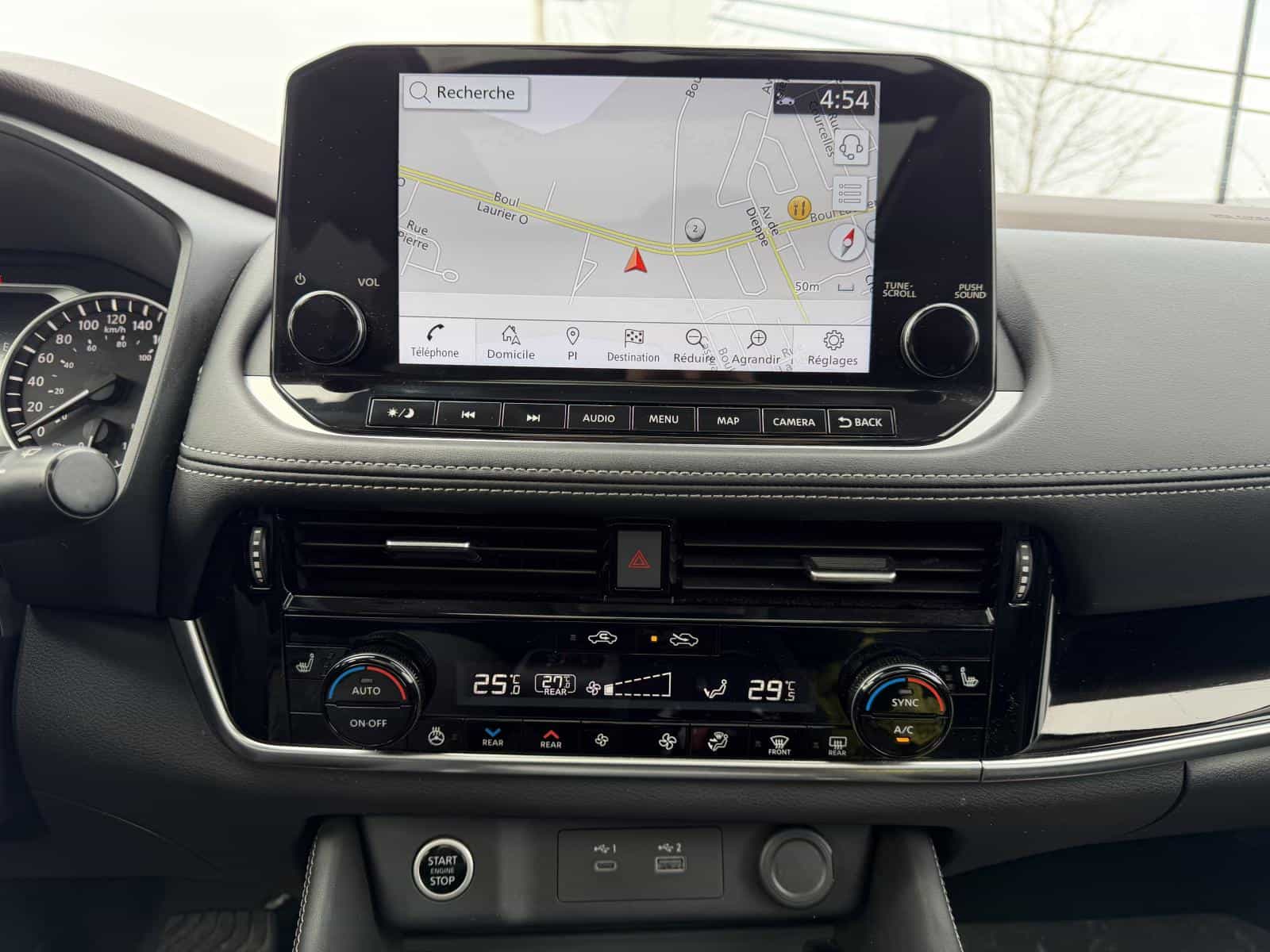 2023 Nissan Rogue SL - Image 16