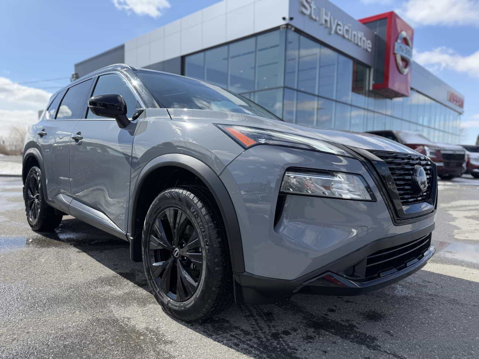 2023 Nissan Rogue SV Midnight - Image 4