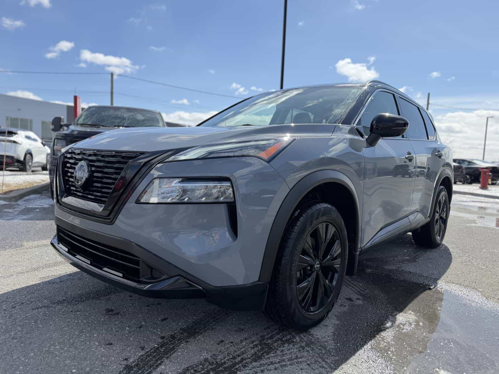 Image 2 Nissan Rogue SV Midnight 2023