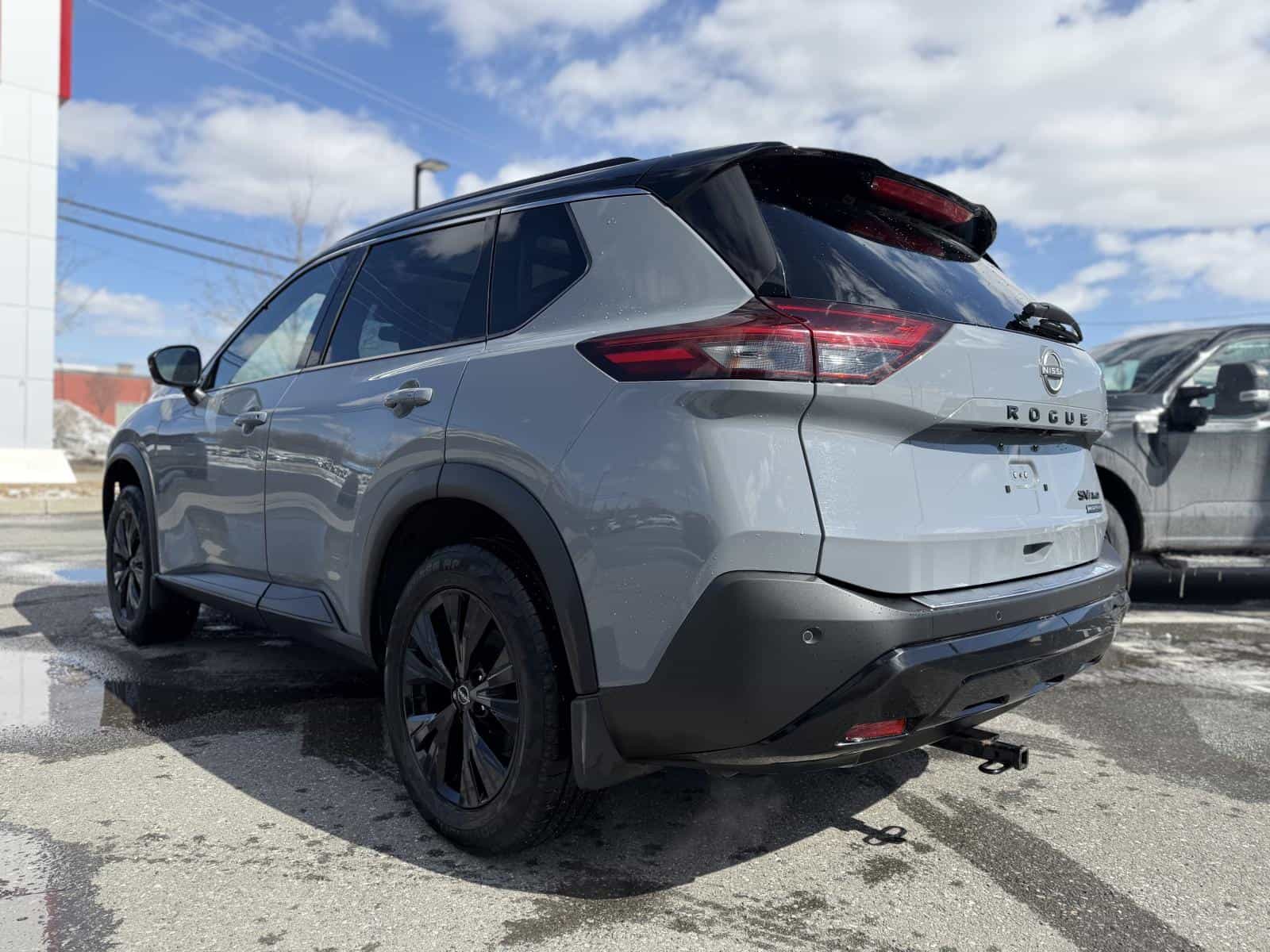 2023 Nissan Rogue SV Midnight - Image 8