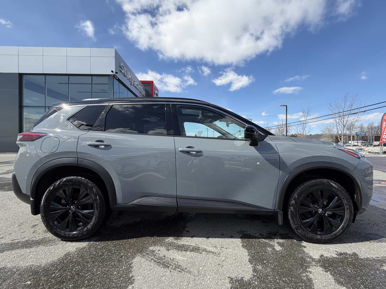 2023 Nissan Rogue SV Midnight - Image 5