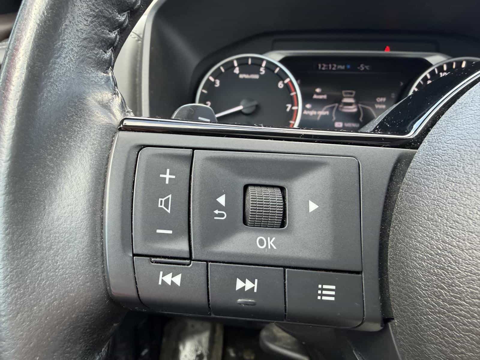 2023 Nissan Rogue SV Midnight - Image 13