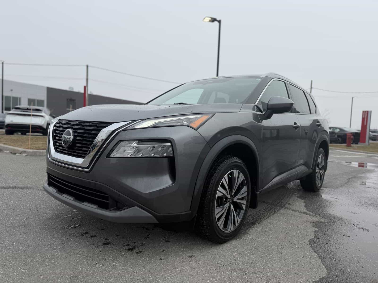 2021 Nissan Rogue SV Premium - Image 2