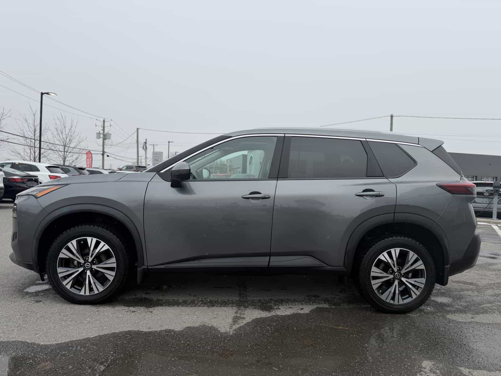 2021 Nissan Rogue SV Premium - Image 9