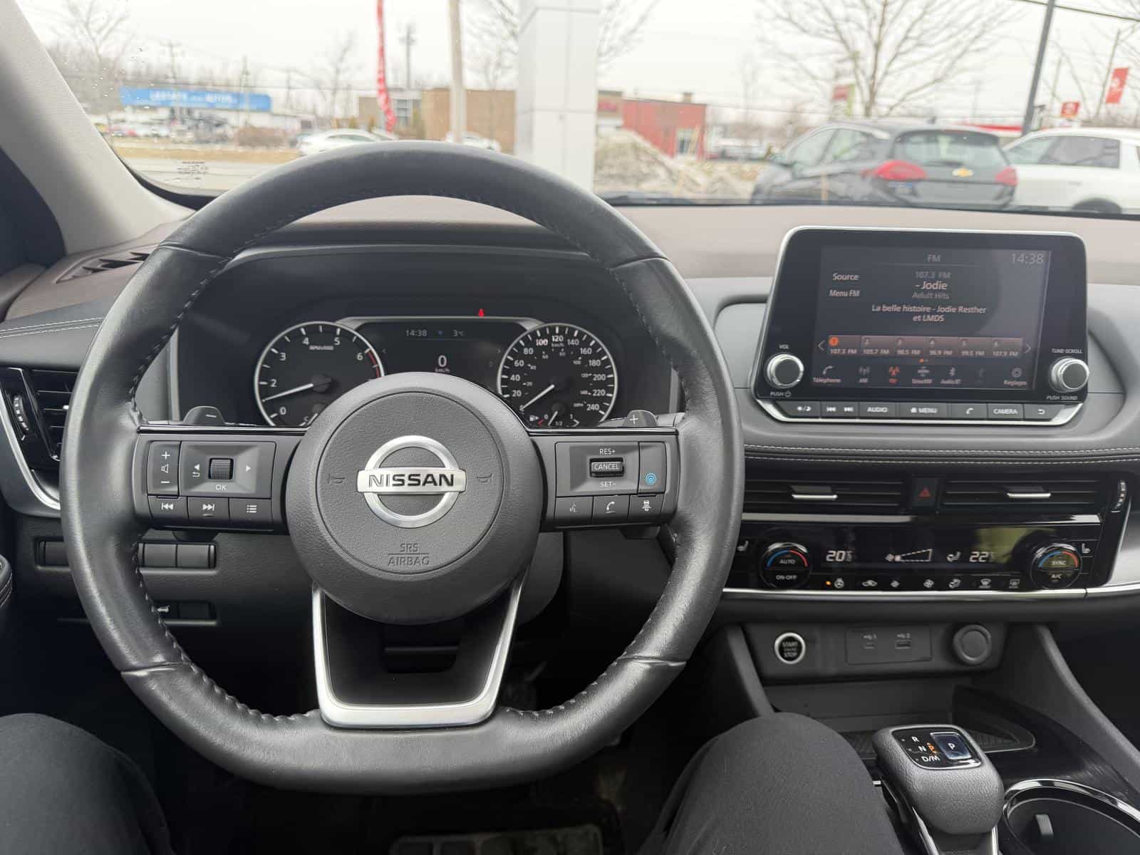 2021 Nissan Rogue SV Premium - Image 11