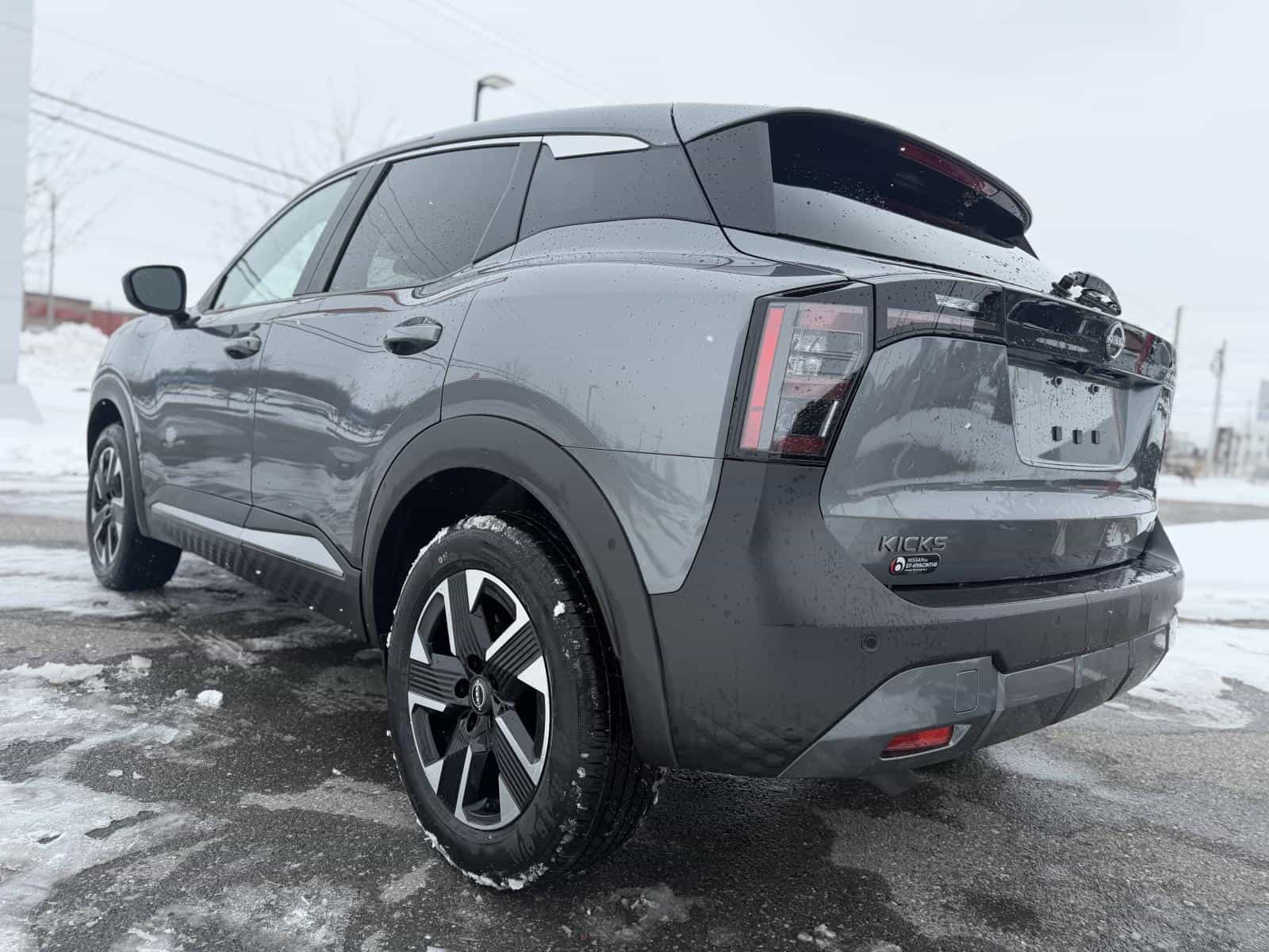 Image 8 Nissan Kicks SV 2025