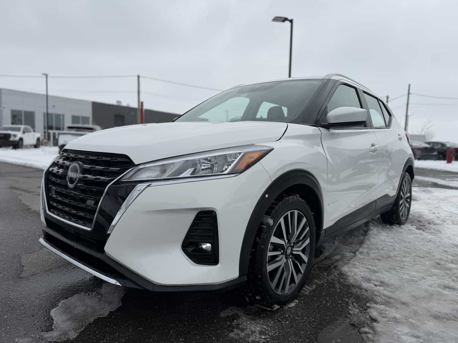 Image 2 Nissan Kicks SV 2023