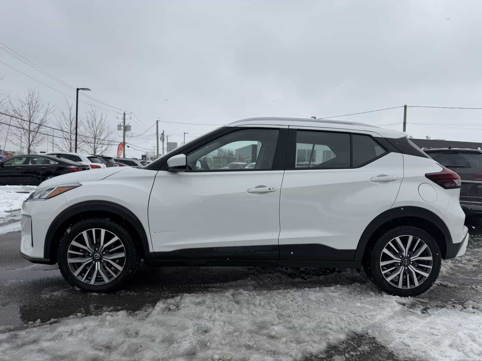 2023 Nissan Kicks SV - Image 9