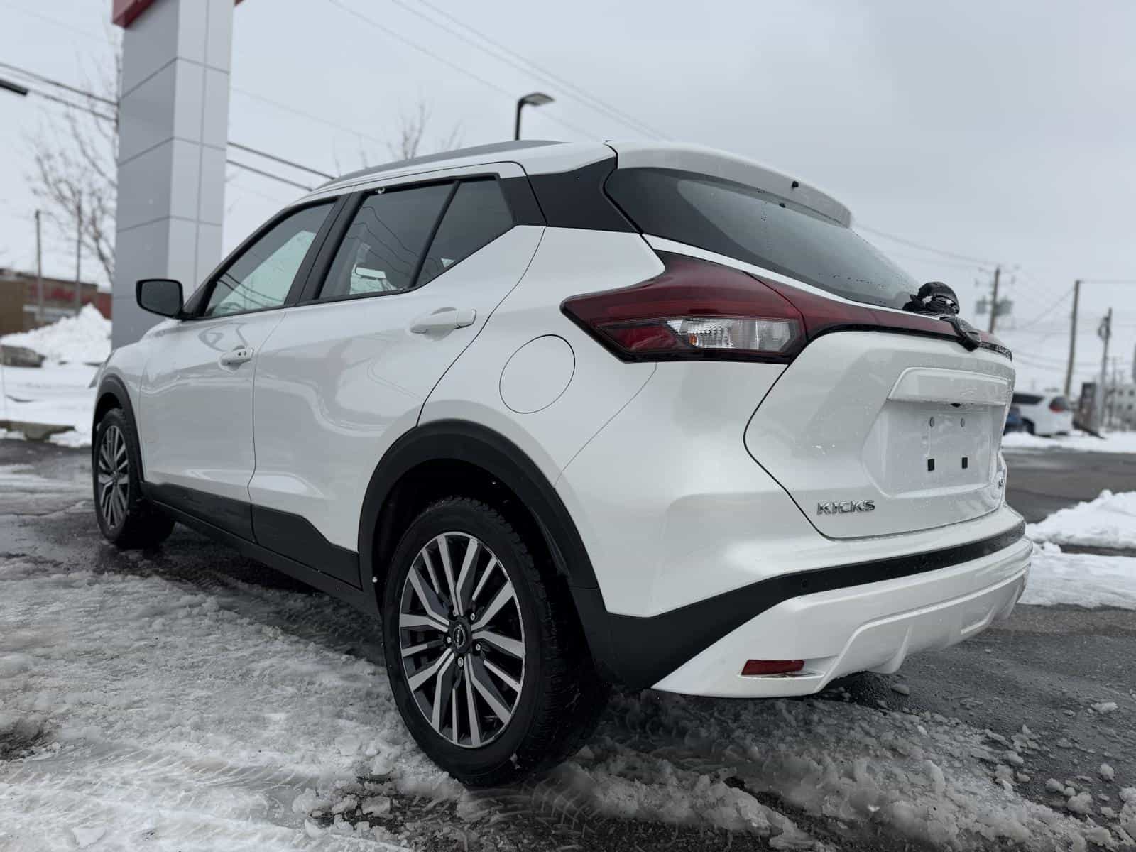 Image 8 Nissan Kicks SV 2023