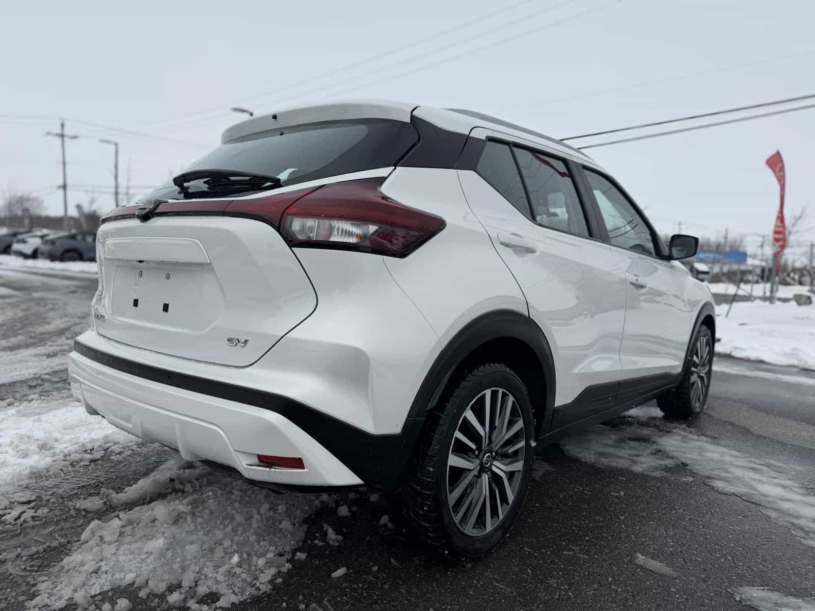 Image 6 Nissan Kicks SV 2023
