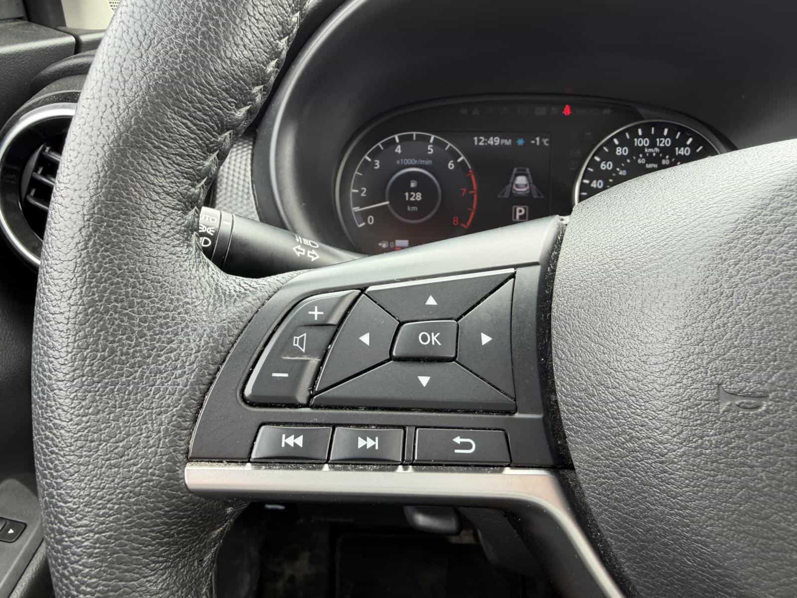 2023 Nissan Kicks SV - Image 12