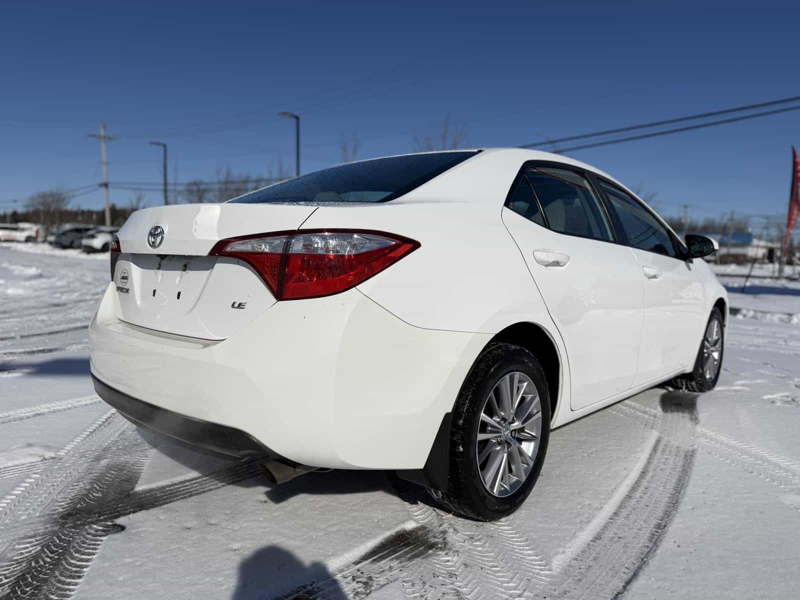 Image 6 Toyota Corolla LE 2014