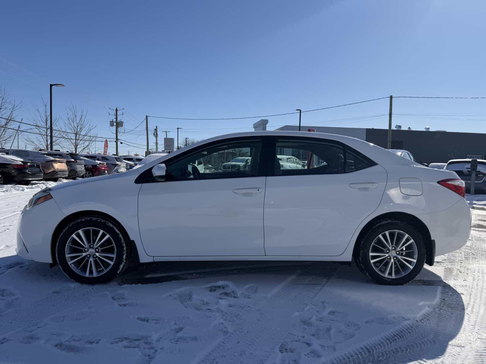 2014 Toyota Corolla LE - Image 9