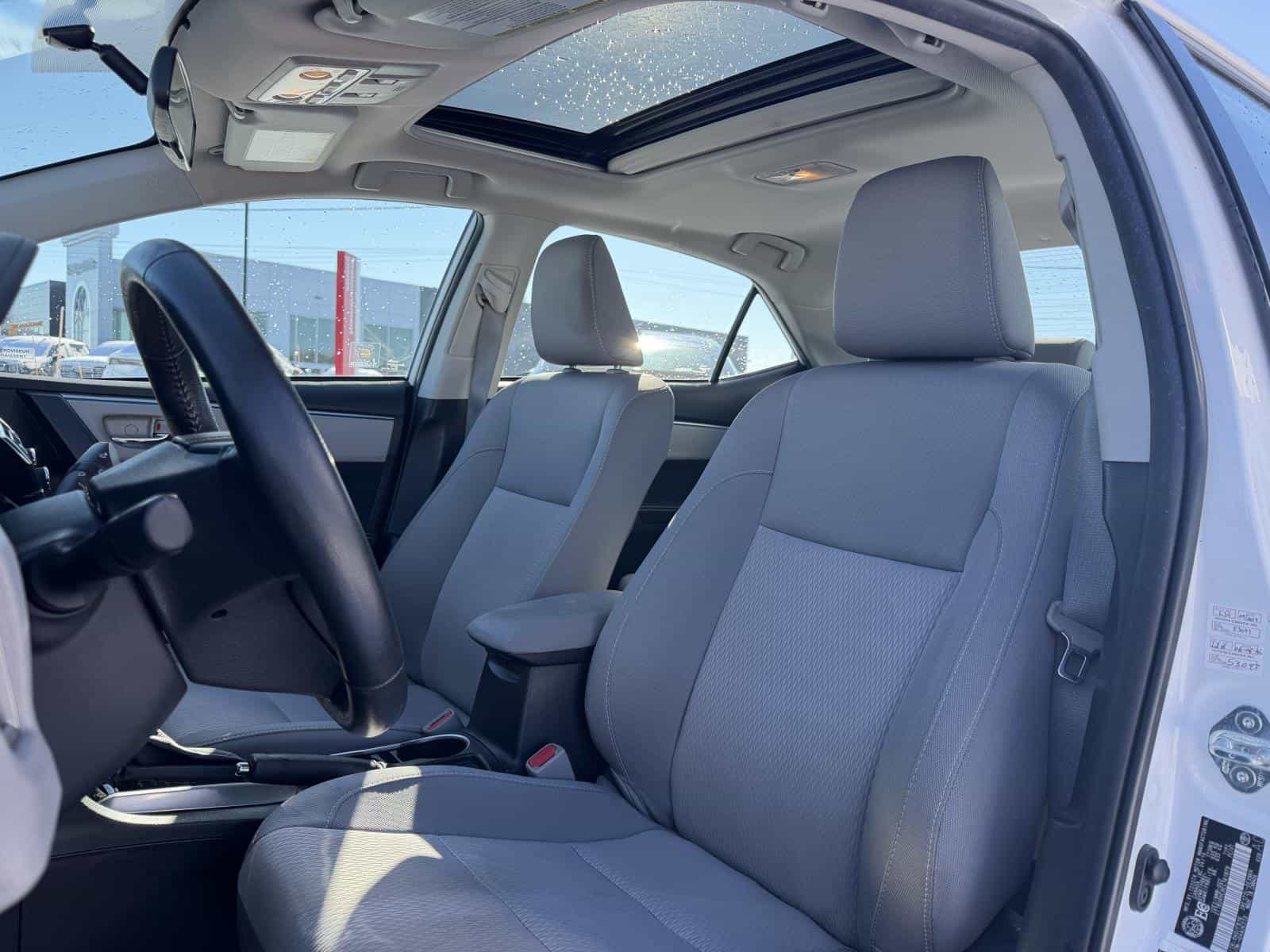 2014 Toyota Corolla LE - Image 10