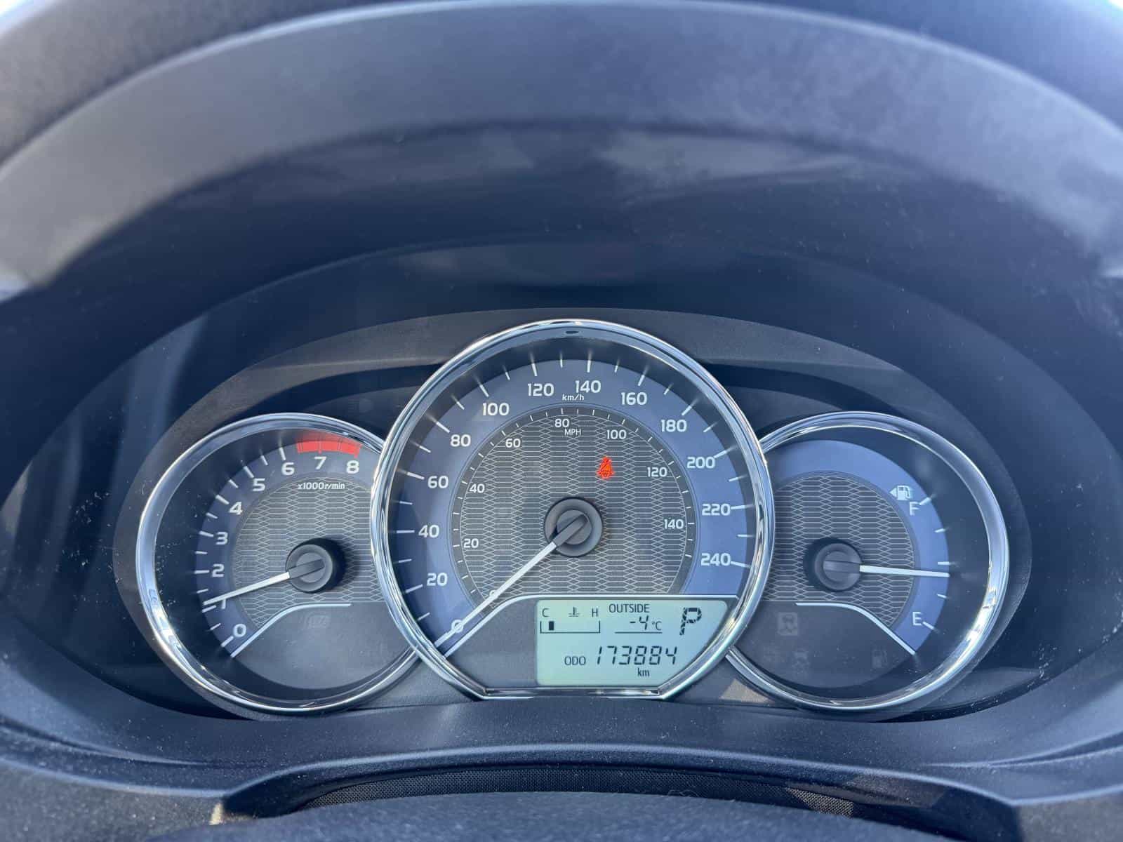 Image 12 Toyota Corolla LE 2014