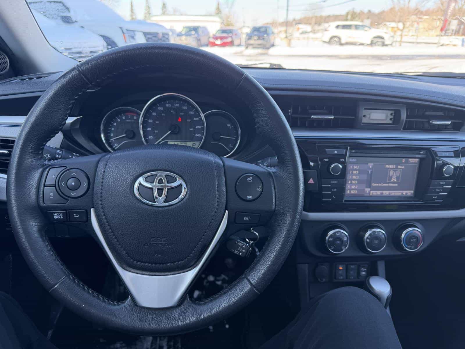 Image 11 Toyota Corolla LE 2014