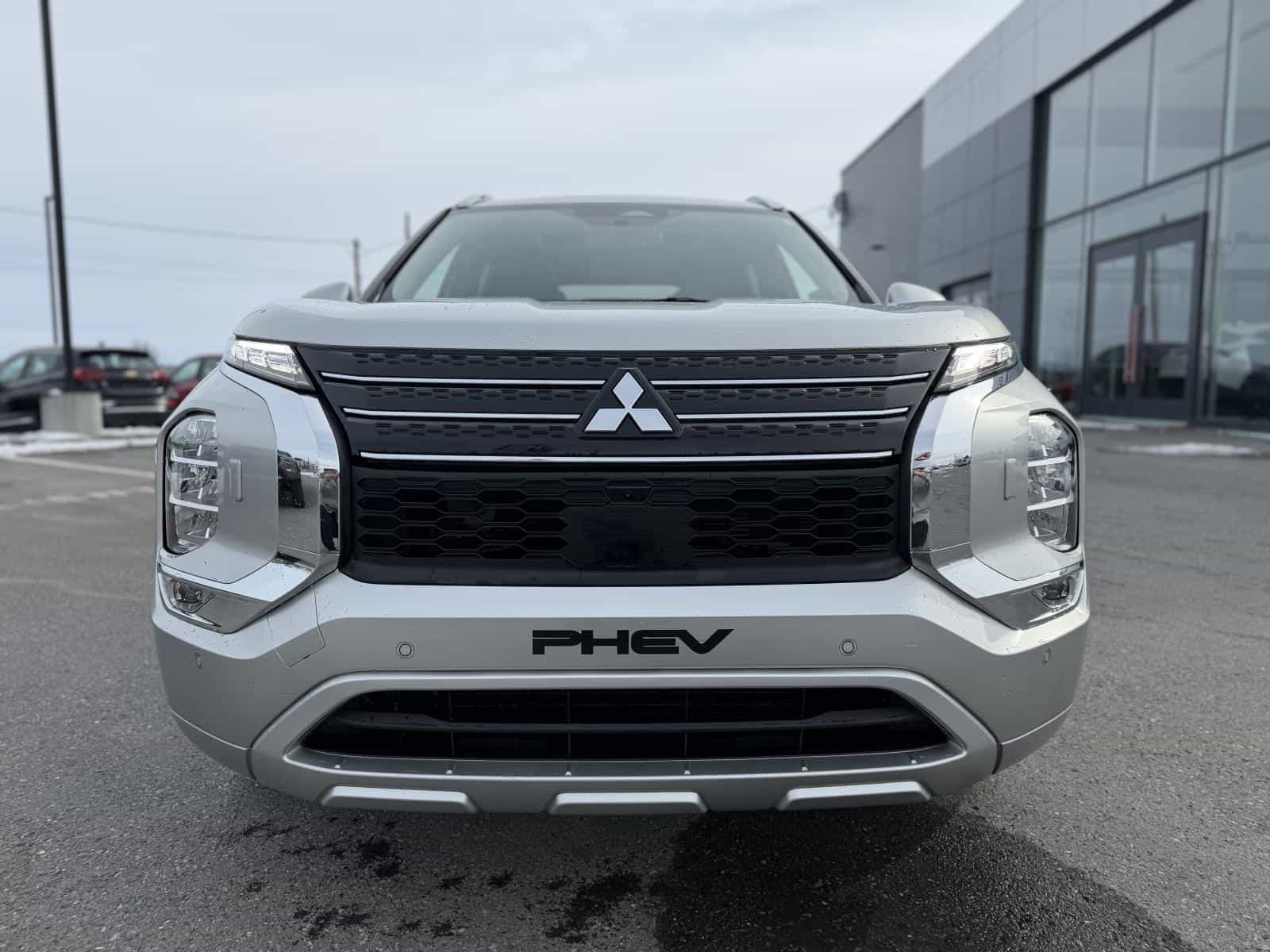 2023 Mitsubishi Outlander GT - Image 3