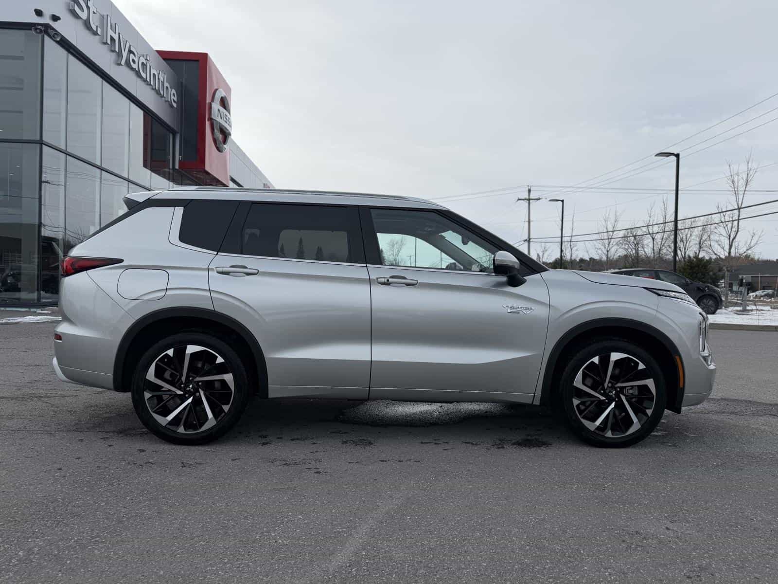 2023 Mitsubishi Outlander GT - Image 5