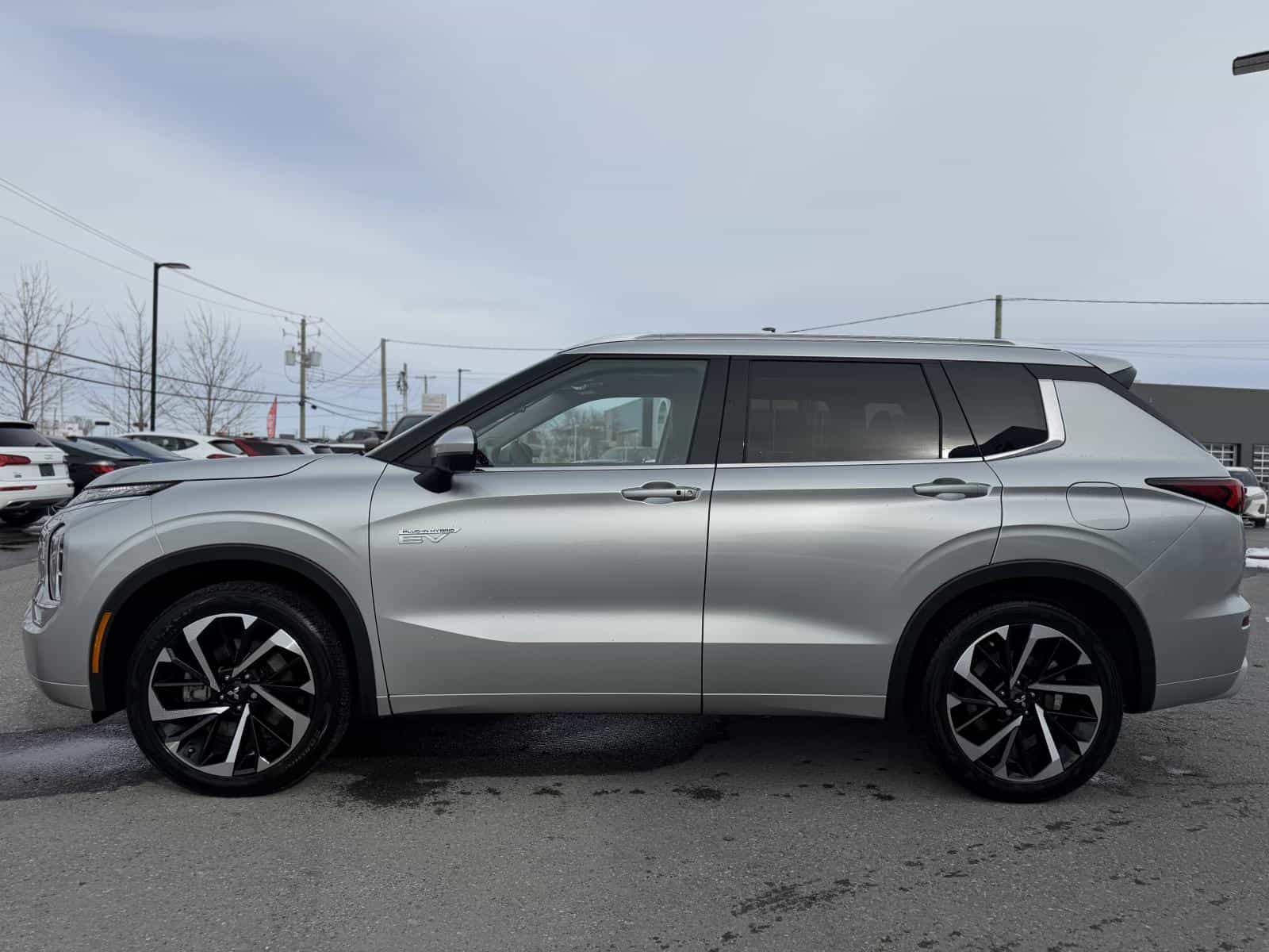 2023 Mitsubishi Outlander GT - Image 9