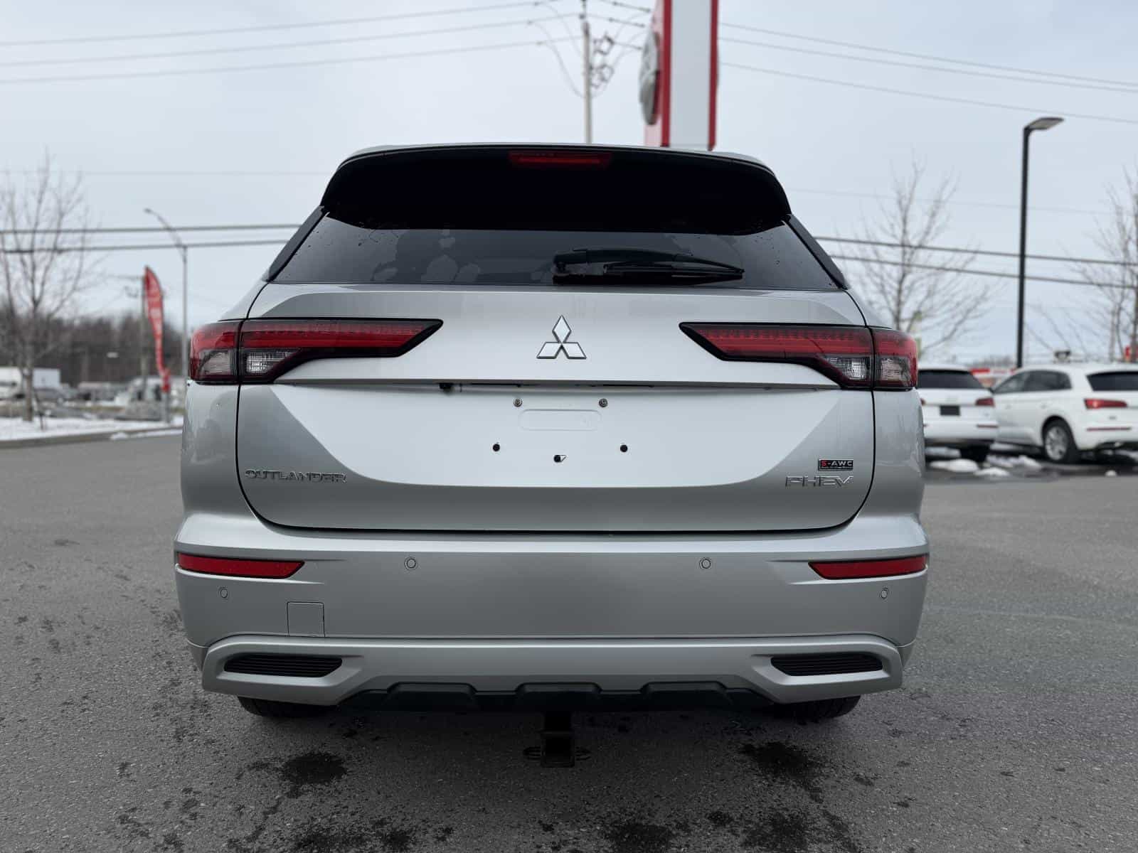 2023 Mitsubishi Outlander GT - Image 7