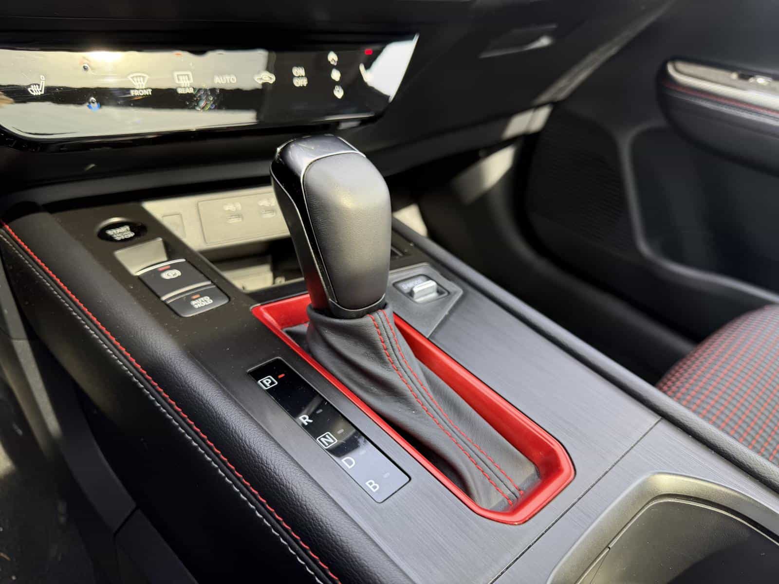 Image 18 Nissan Kicks SR Premium 2025