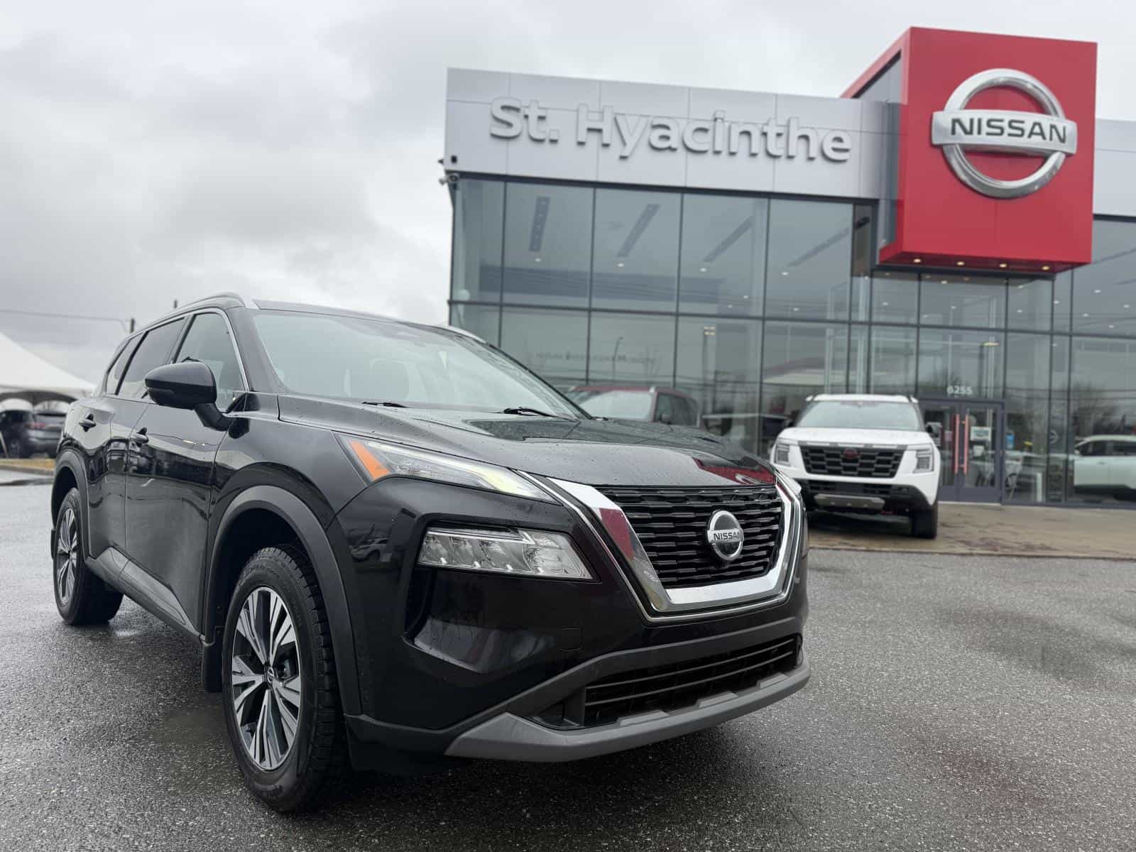 2021 Nissan Rogue SV - Image 1