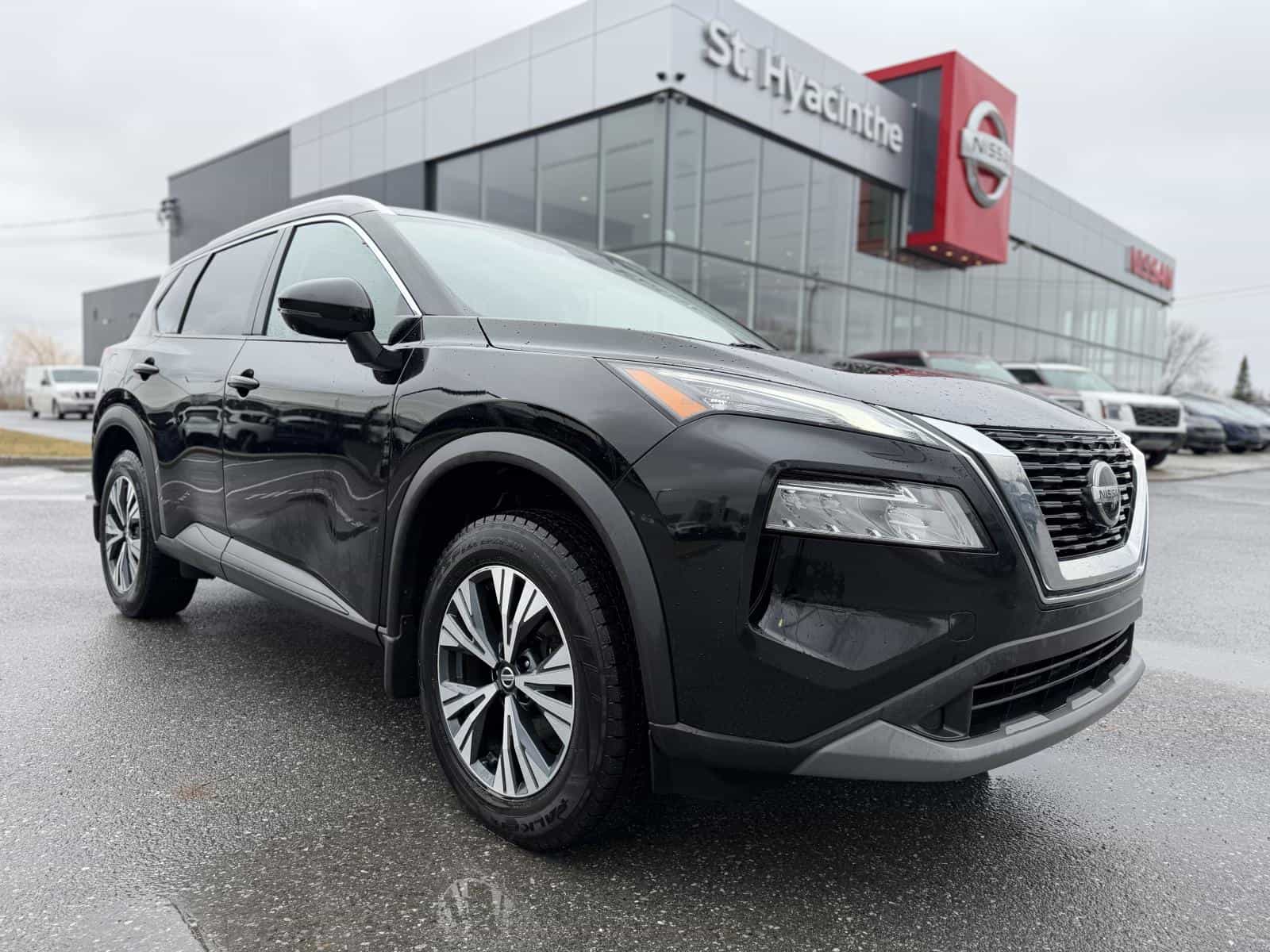 Image 4 Nissan Rogue SV 2021